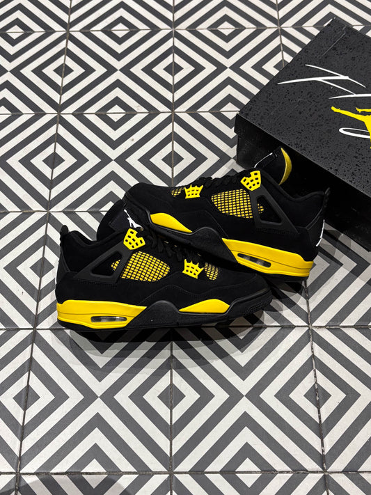 Jordan 4 Thunder (Taille 44,5)