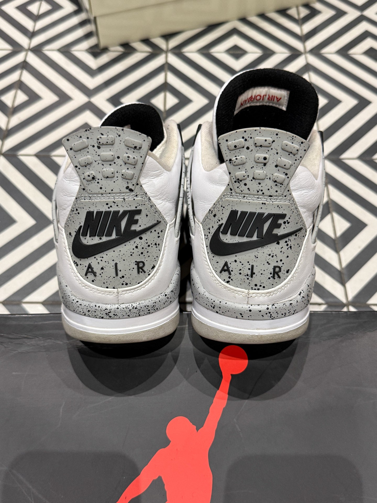 Jordan 4 White Cement (Taille 45)