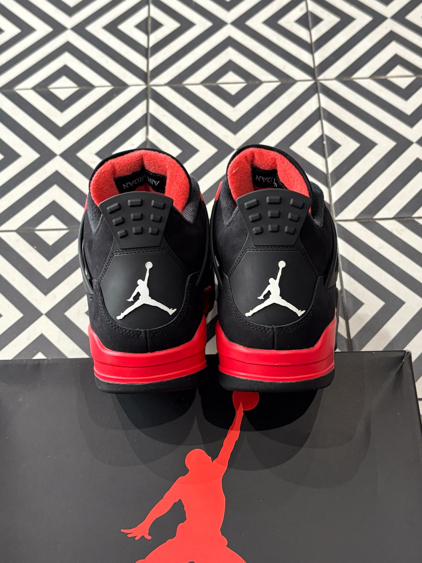 Jordan 4 Red Thunder (Taille 42,5)