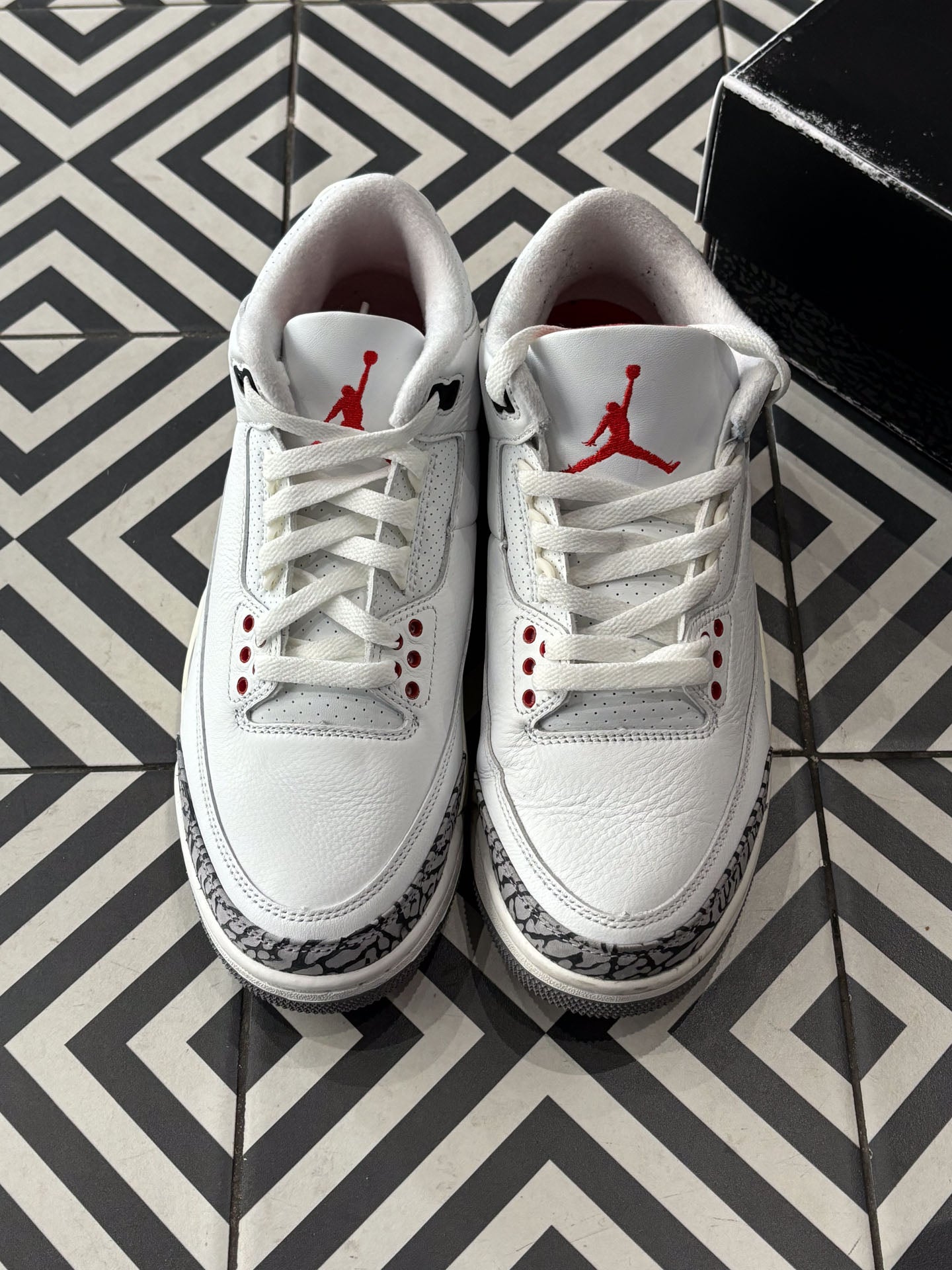 Jordan 3 White Cement Reimagined (Taille 41)