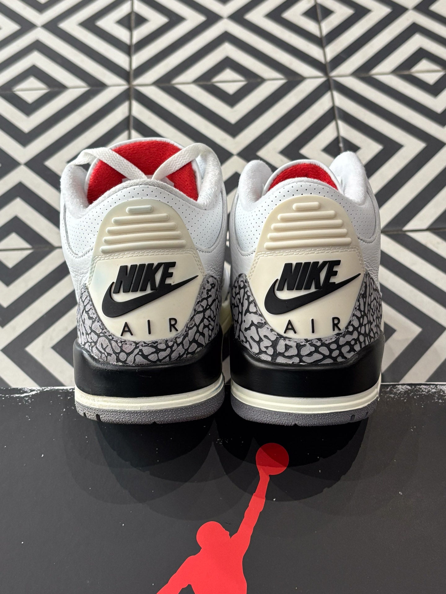 Jordan 3 White Cement Reimagined (Taille 41)