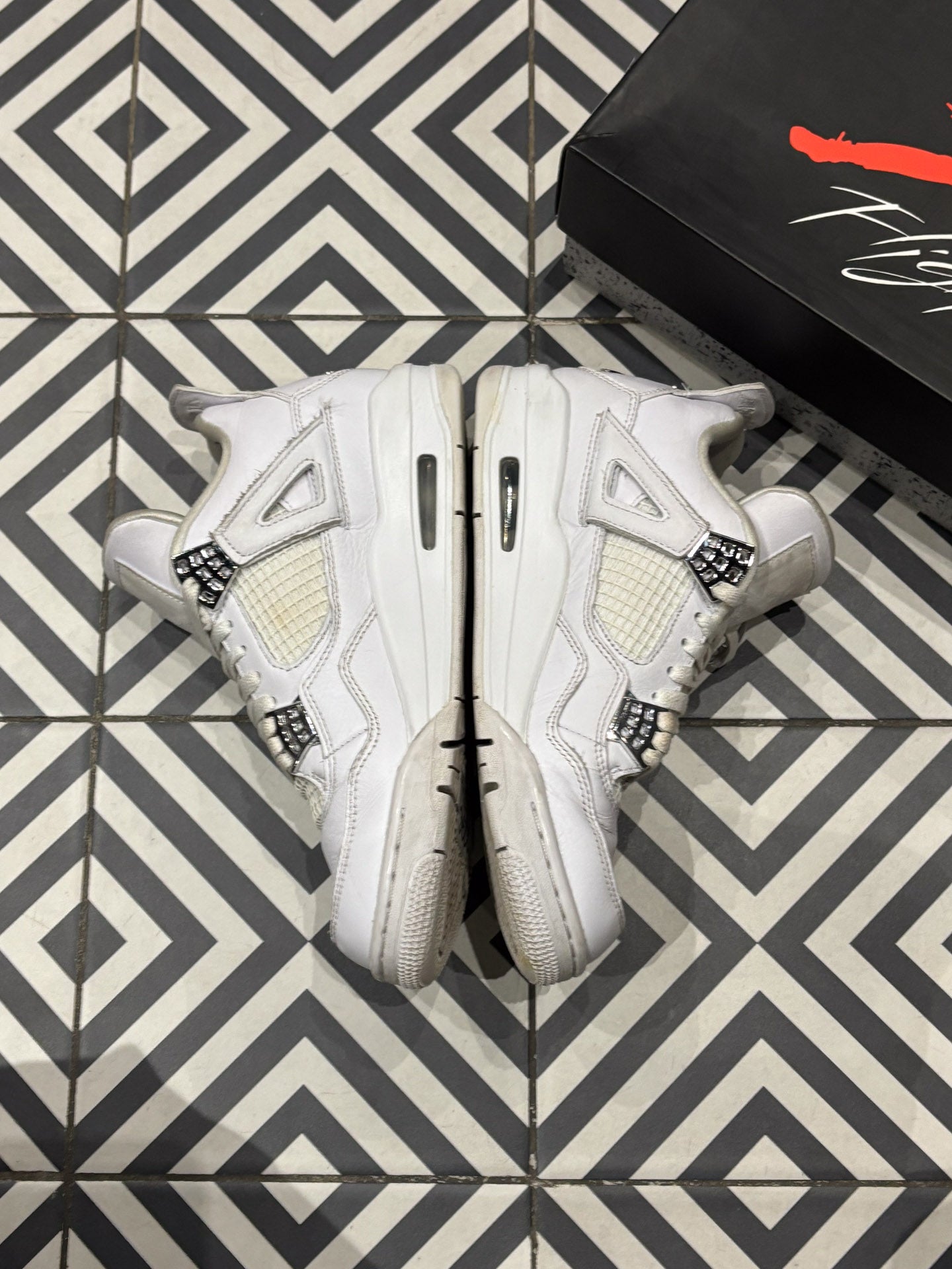 Jordan 4 Pure Money (Taille 40,5)