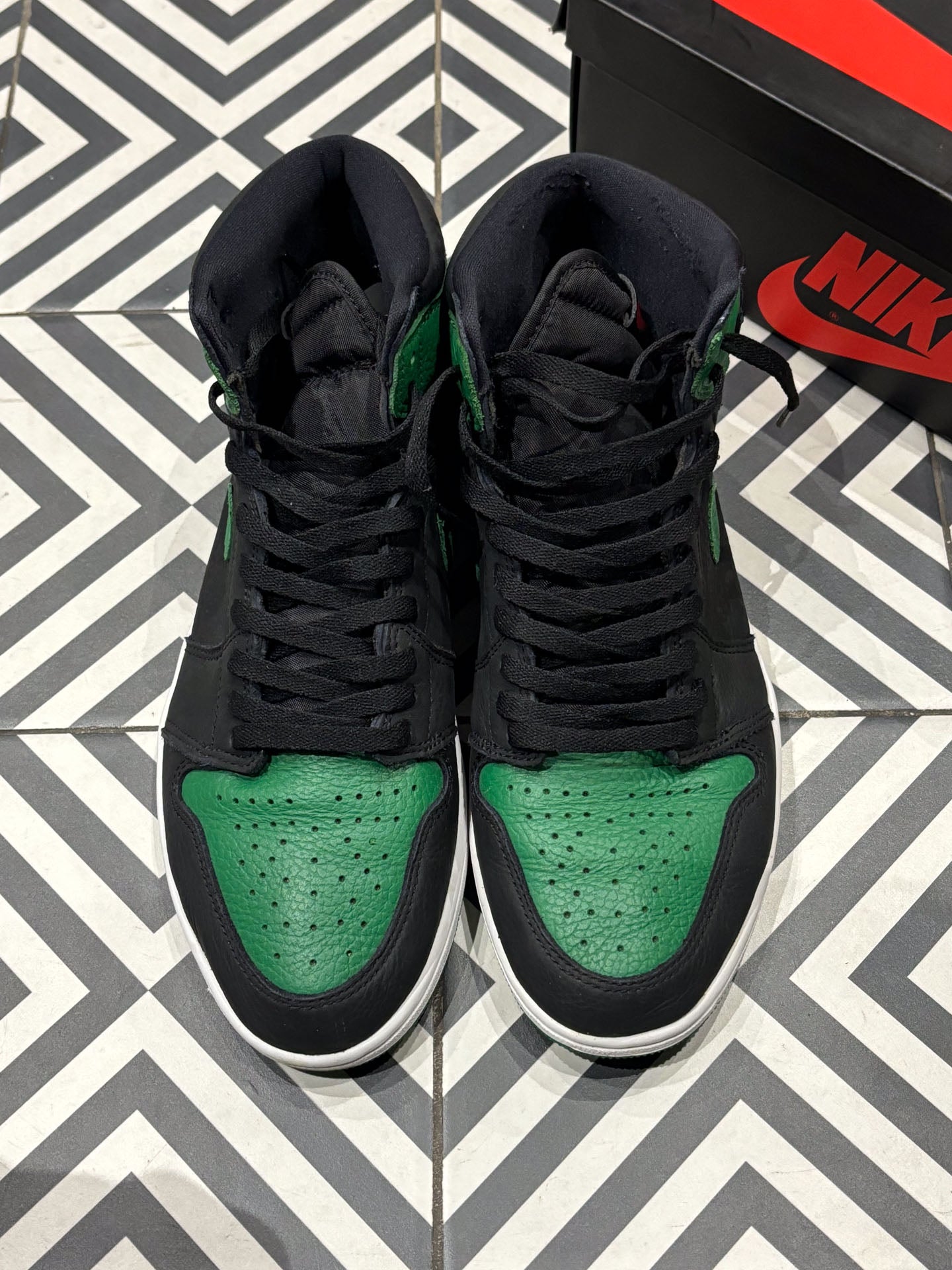 Jordan 1 High Pine Green (Taille 44,5)