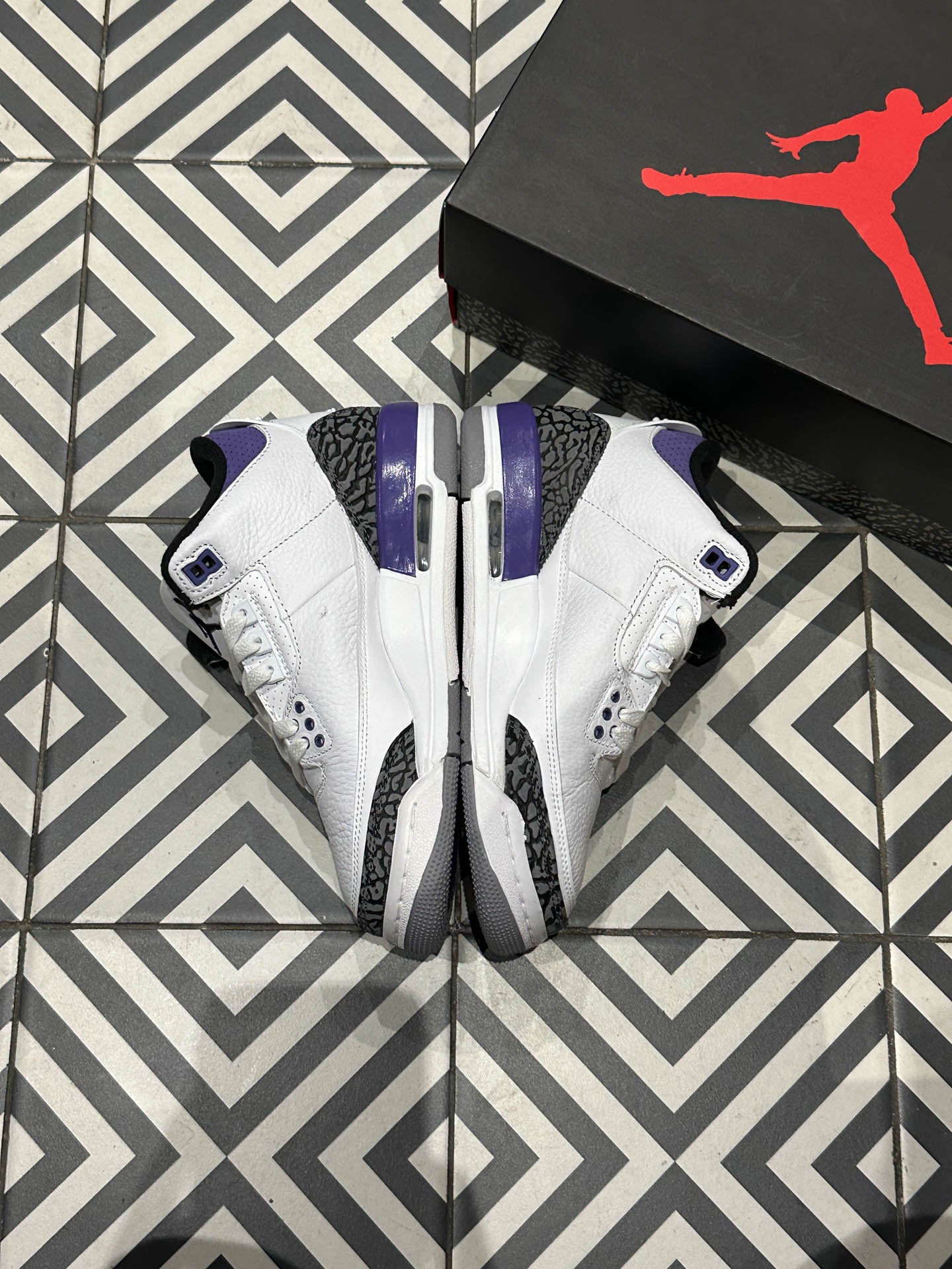 Jordan 3 Dark Iris (Taille 38)