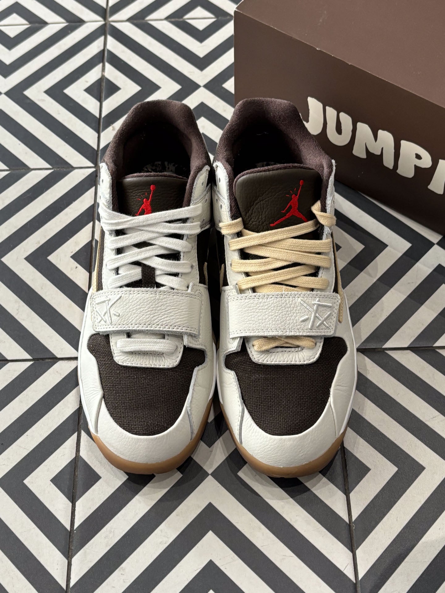 Jumpman Jack Travis Scott Sail (Taille 43)