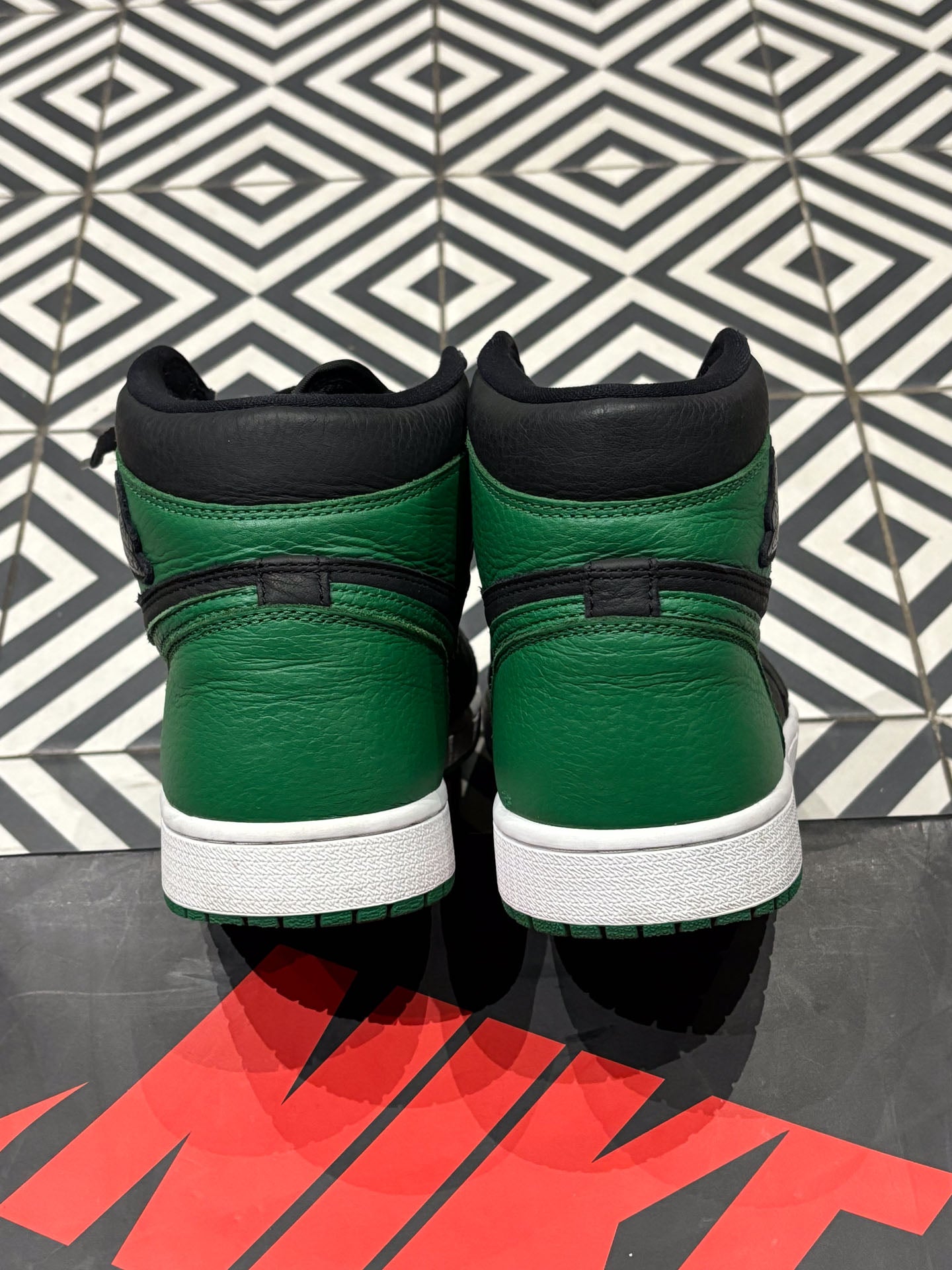 Jordan 1 High Pine Green (Taille 44,5)