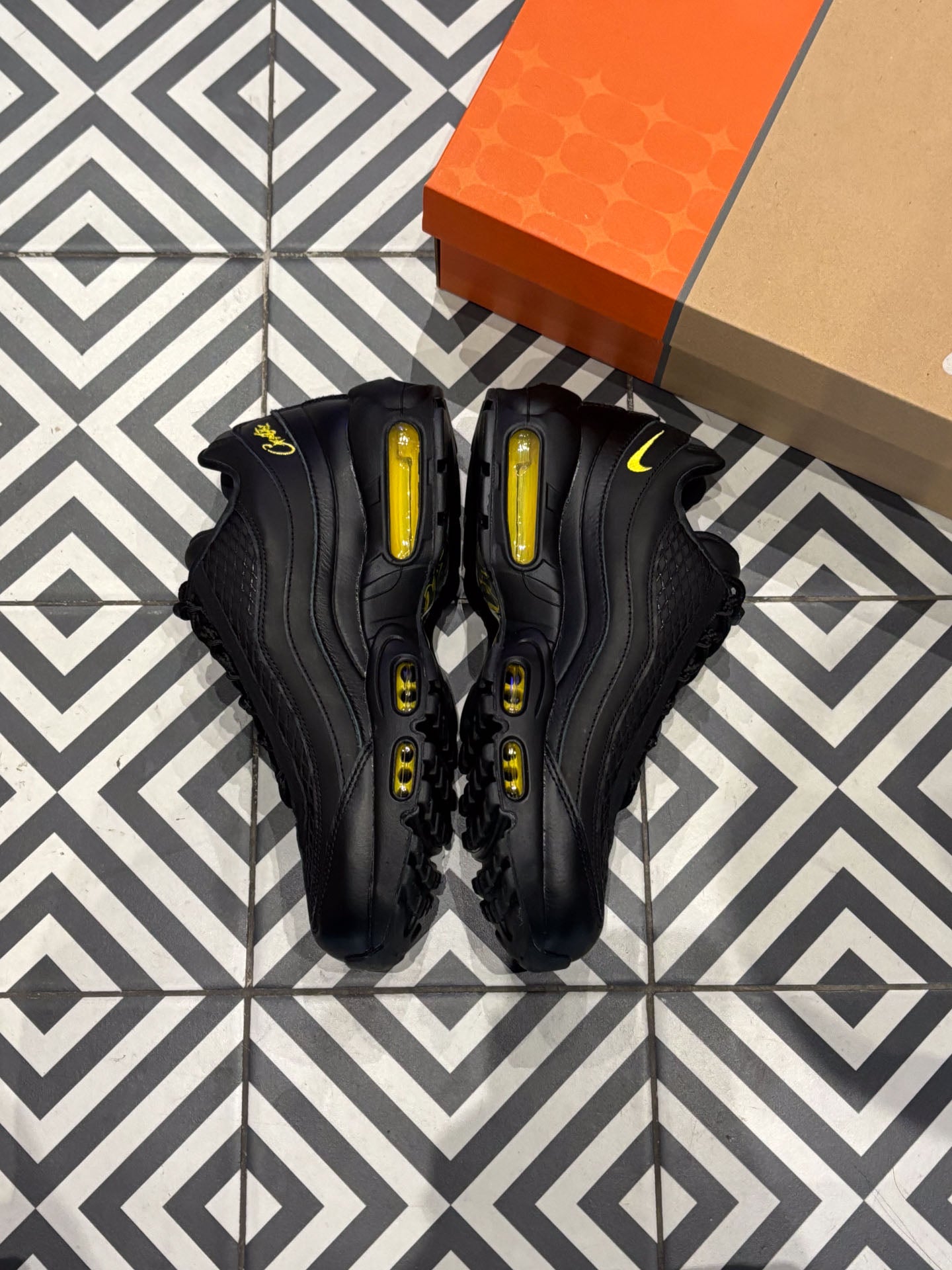 Air Max 95 Corteiz Honey Black (Taille 41)