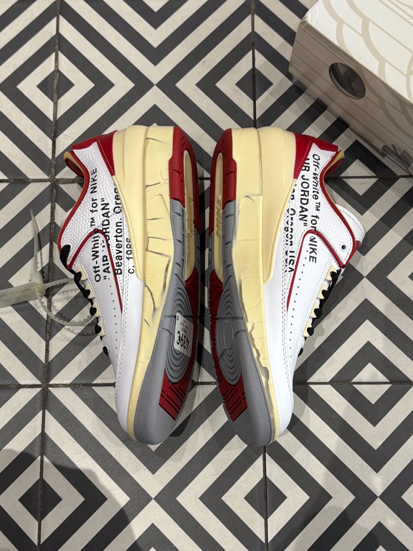 Jordan 2 Off White White (Taille 41)