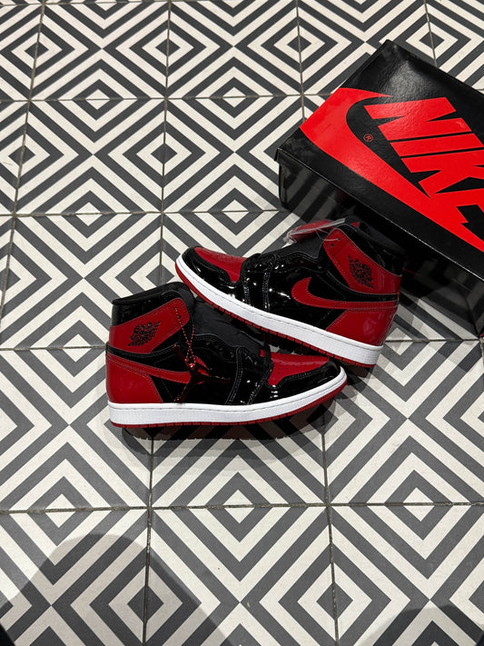 Jordan 1 high Patent Bred (Taille 40,5)