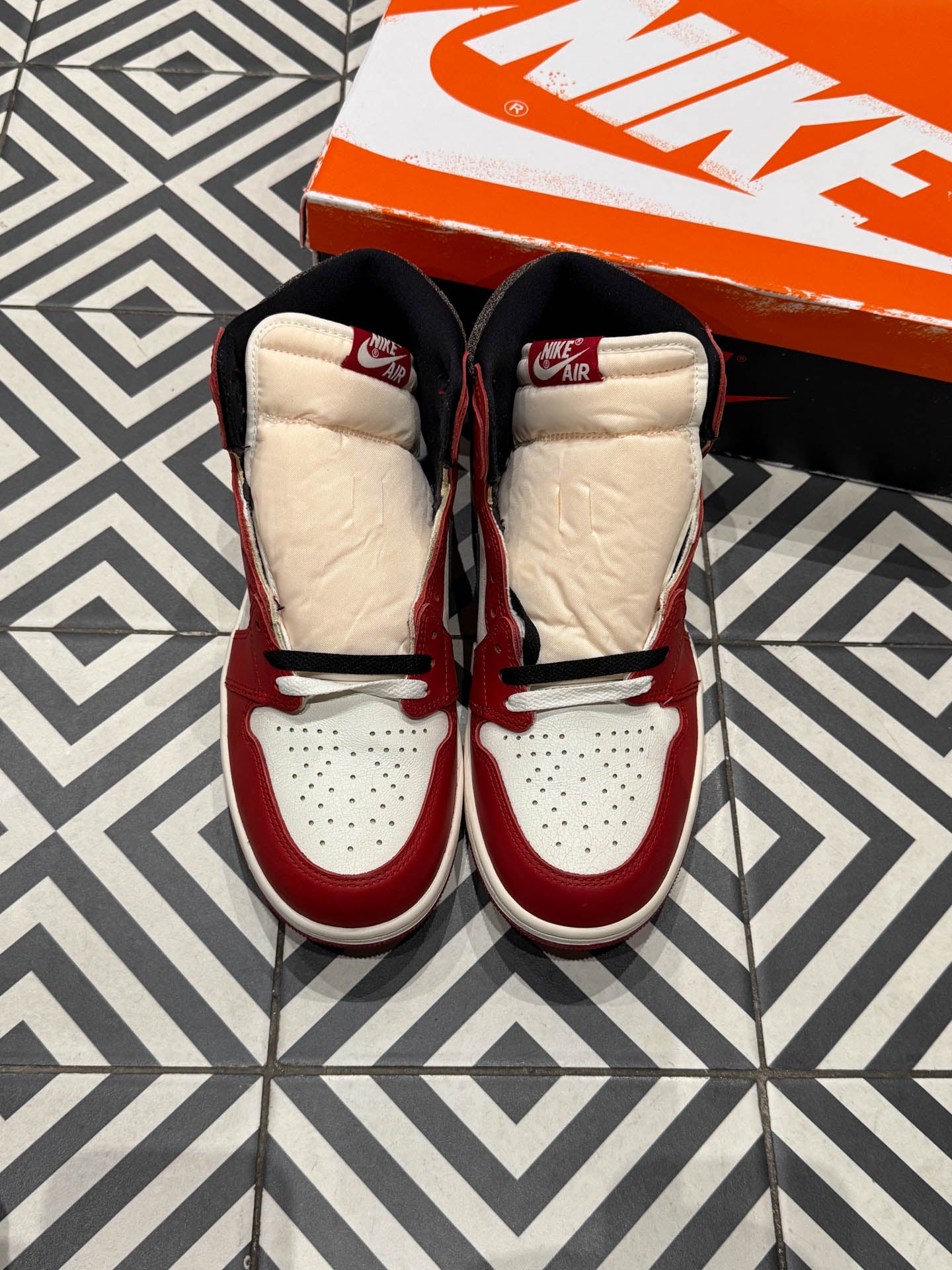 Jordan 1 High Lost And Found (Taille 43)