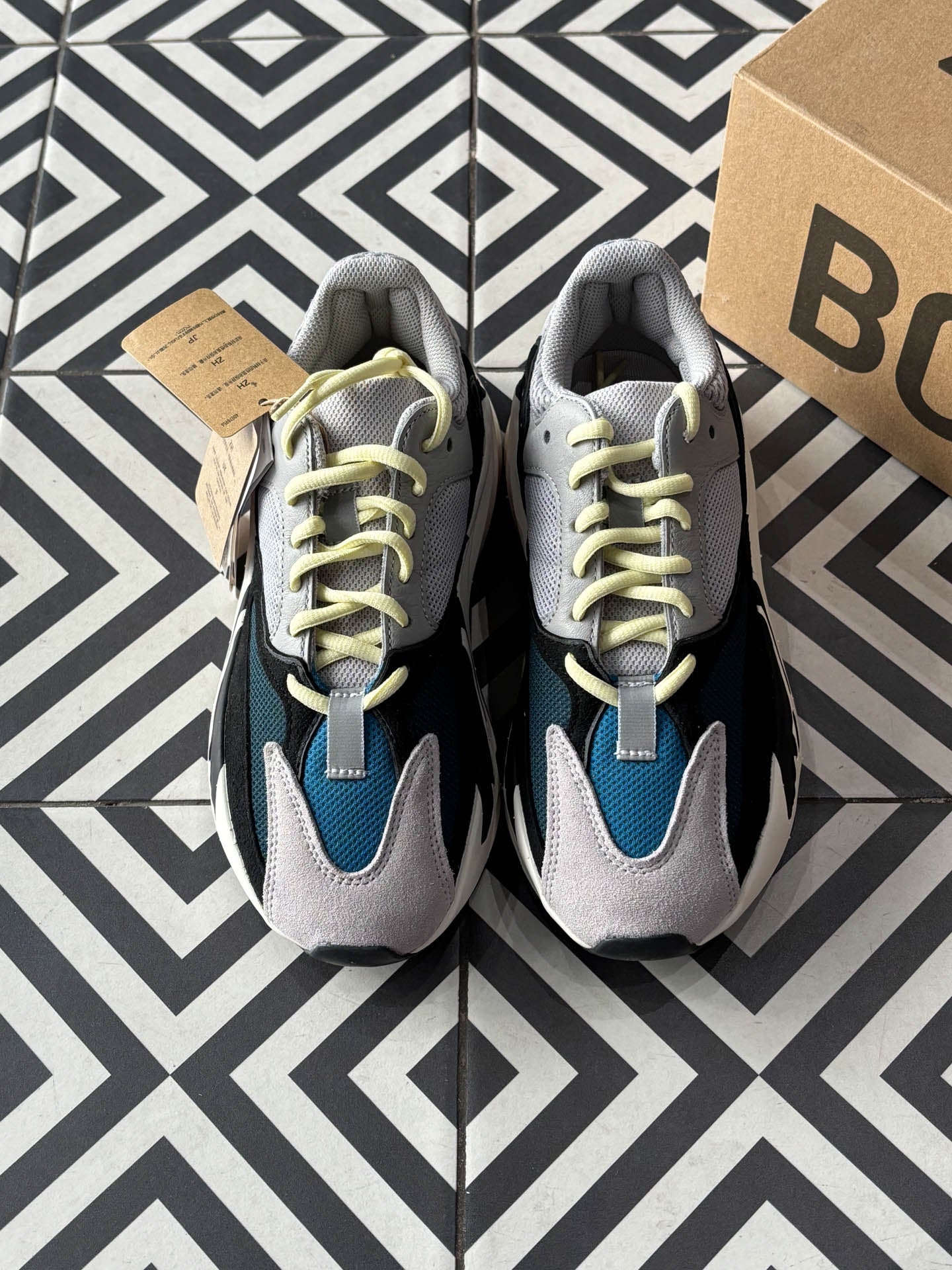 Yeezy 700 Wave Runner (Taille 38,5)