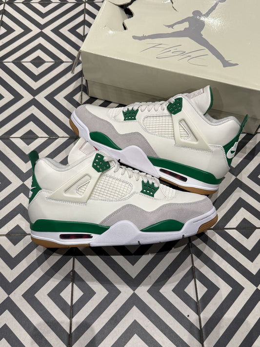 Jordan 4 SB Pine Green (Taille 44,5)