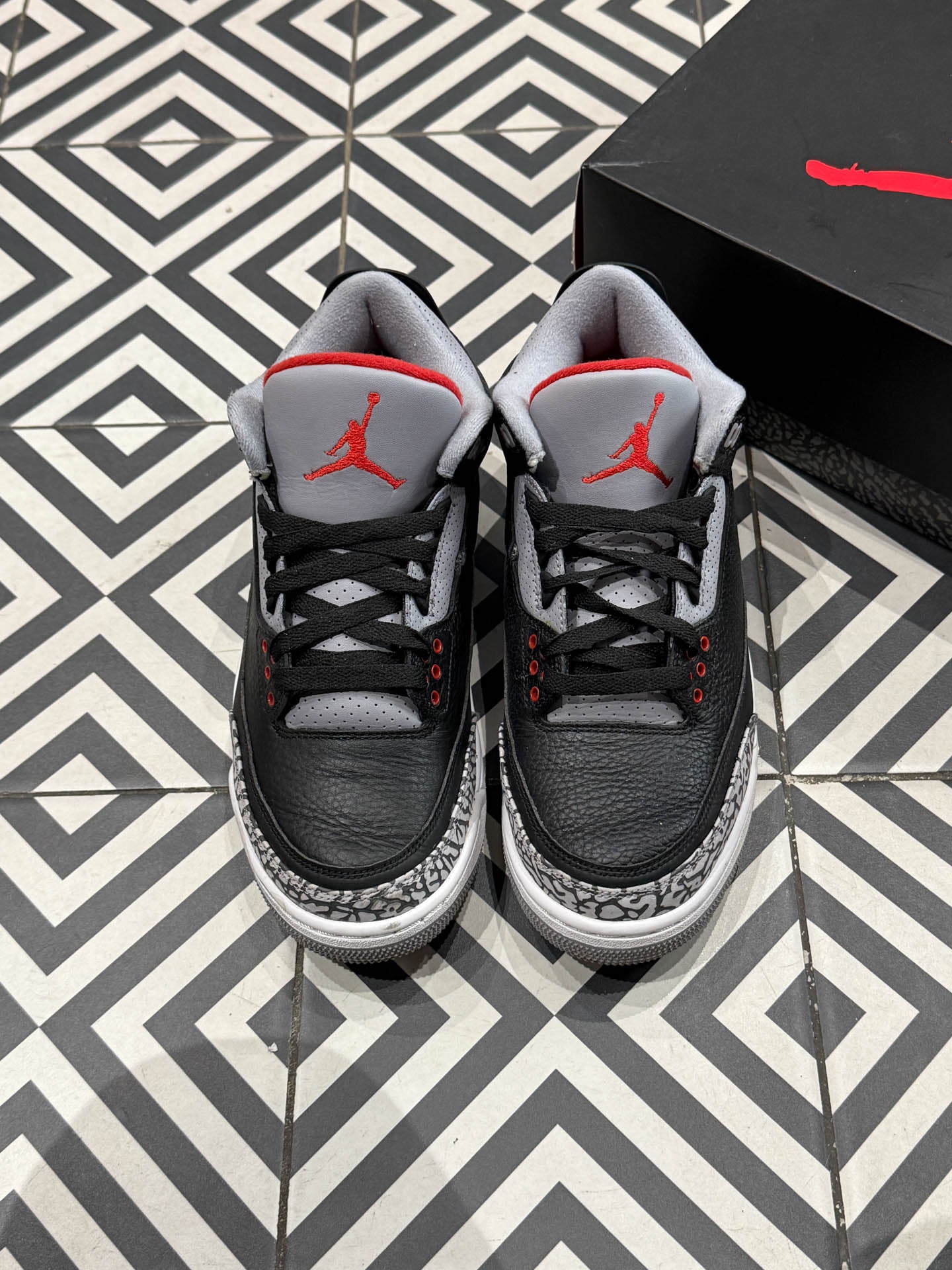 Jordan 3 Black Cement (Taille 41)