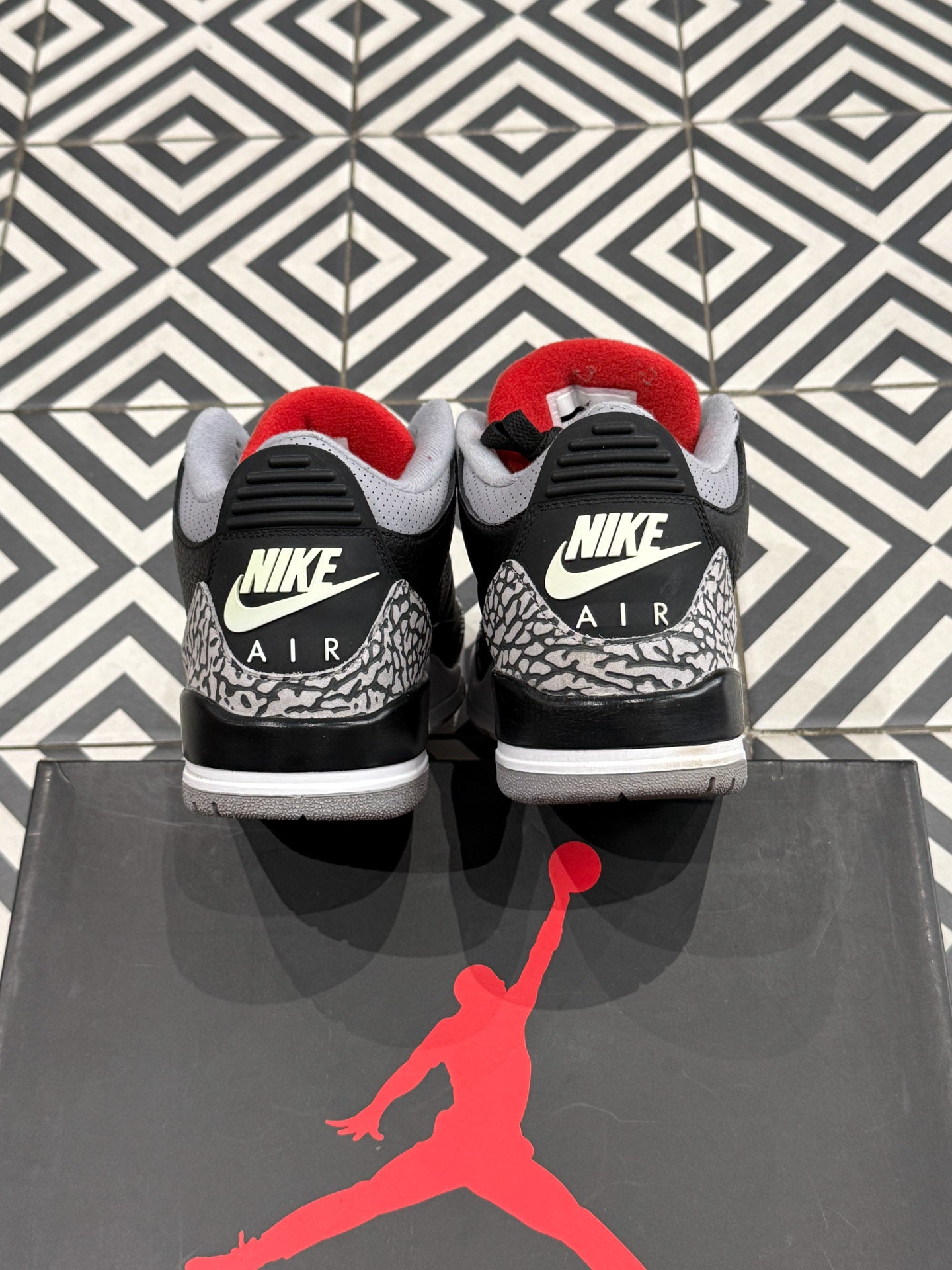 Jordan 3 Black Cement (Taille 41)