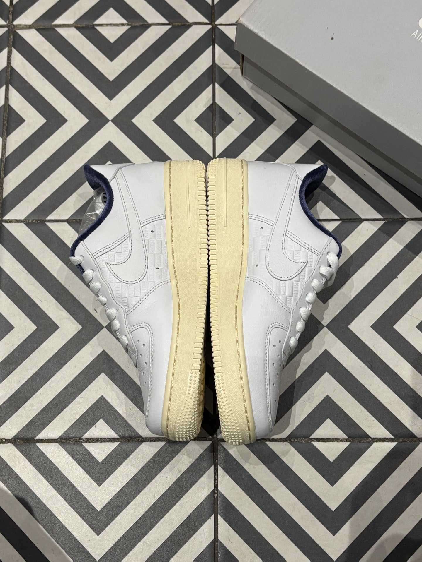 Air Force 1 Kith Paris (Taille 36)