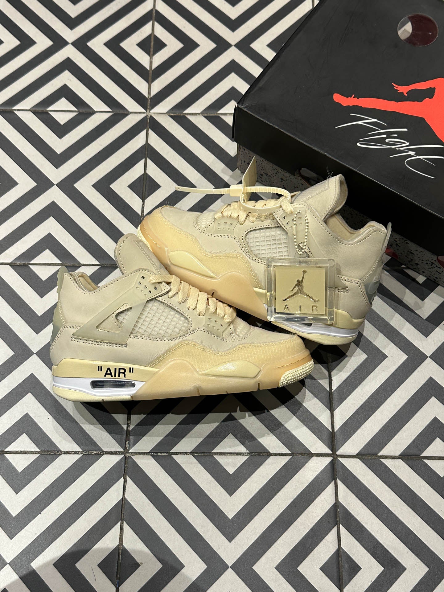 Jordan 4 Off-White Sail (Taille 36)