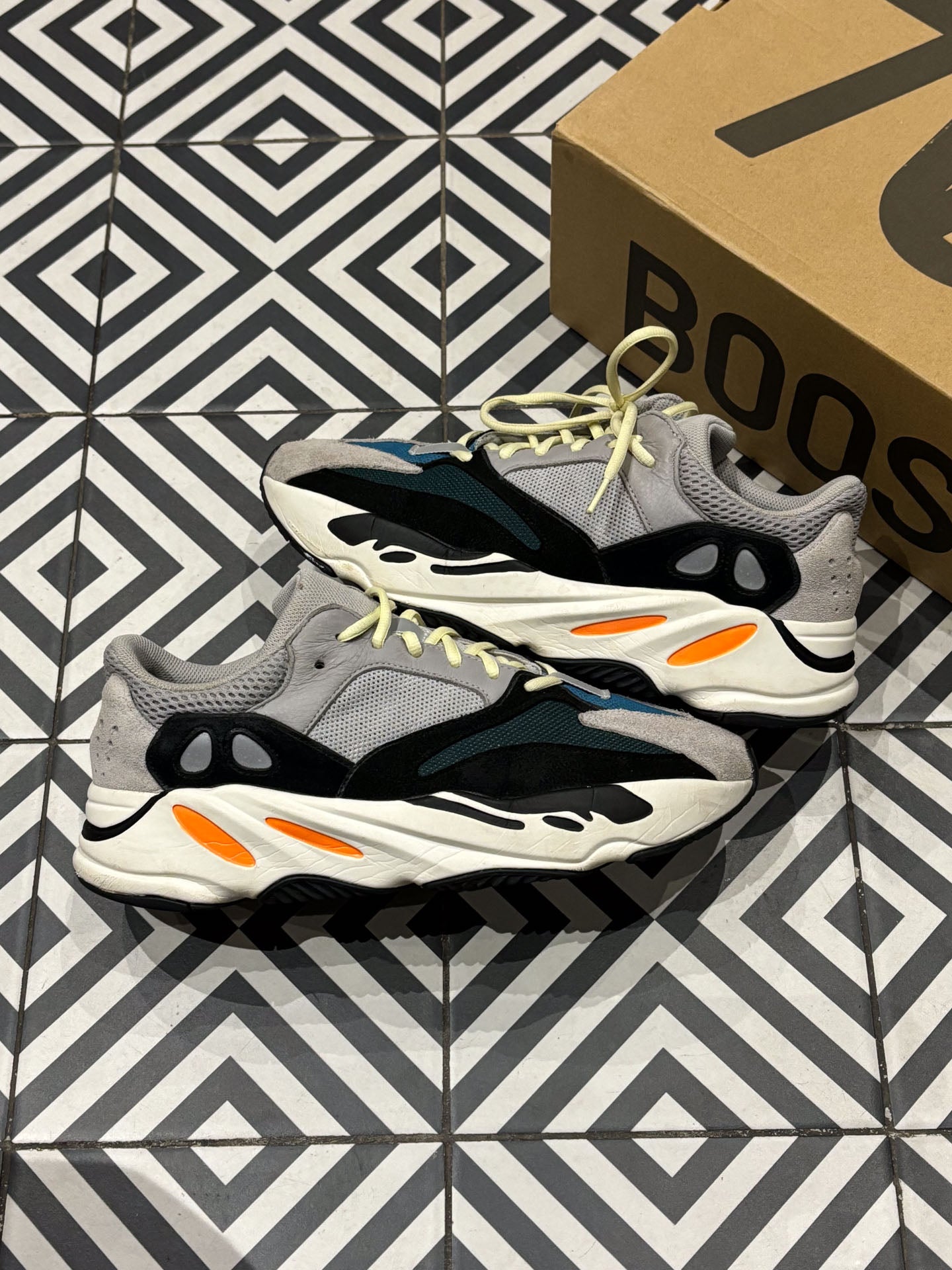 Yeezy 700 Wave Runner (Taille 45 1/3)