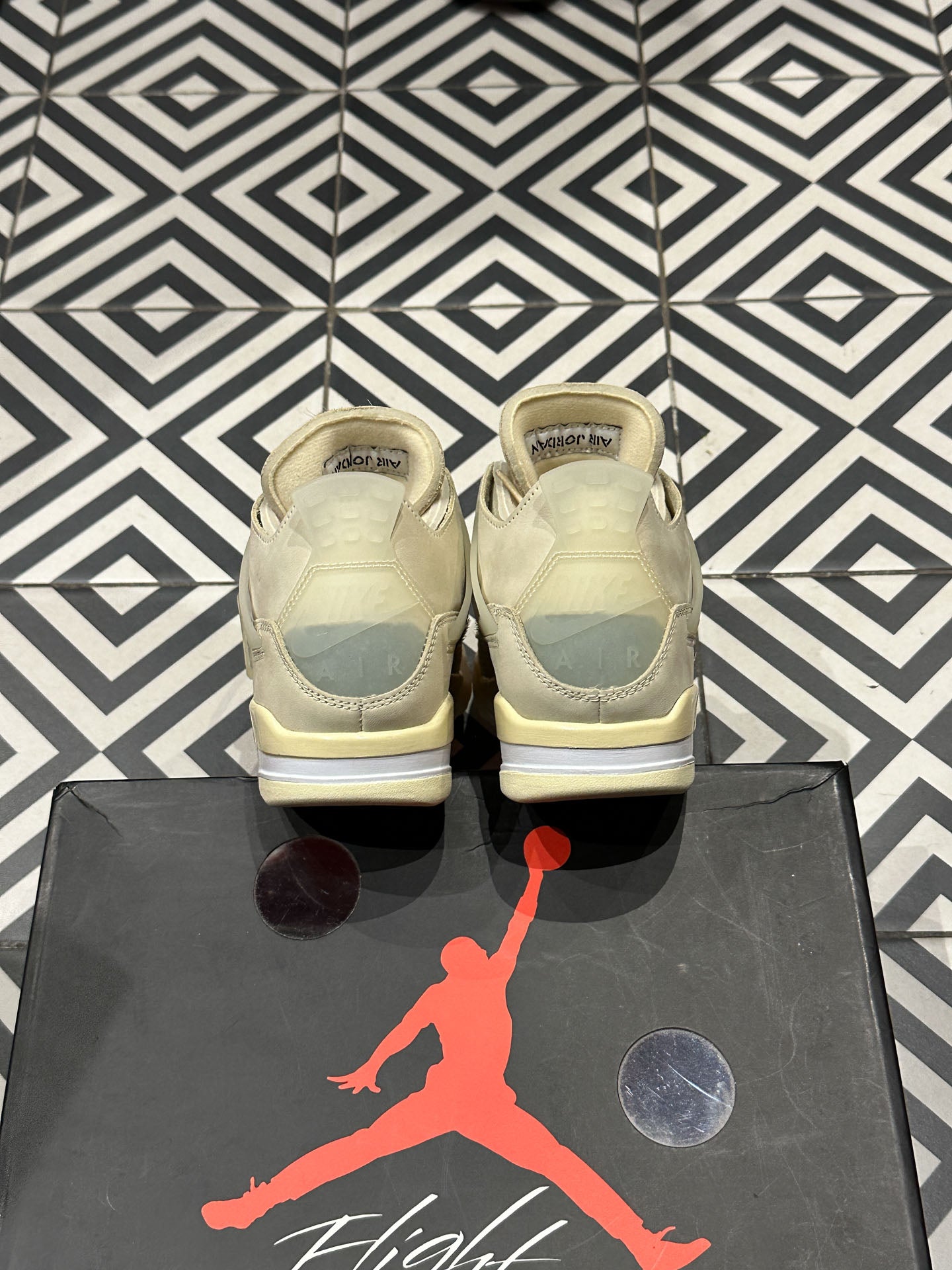 Jordan 4 Off-White Sail (Taille 36)