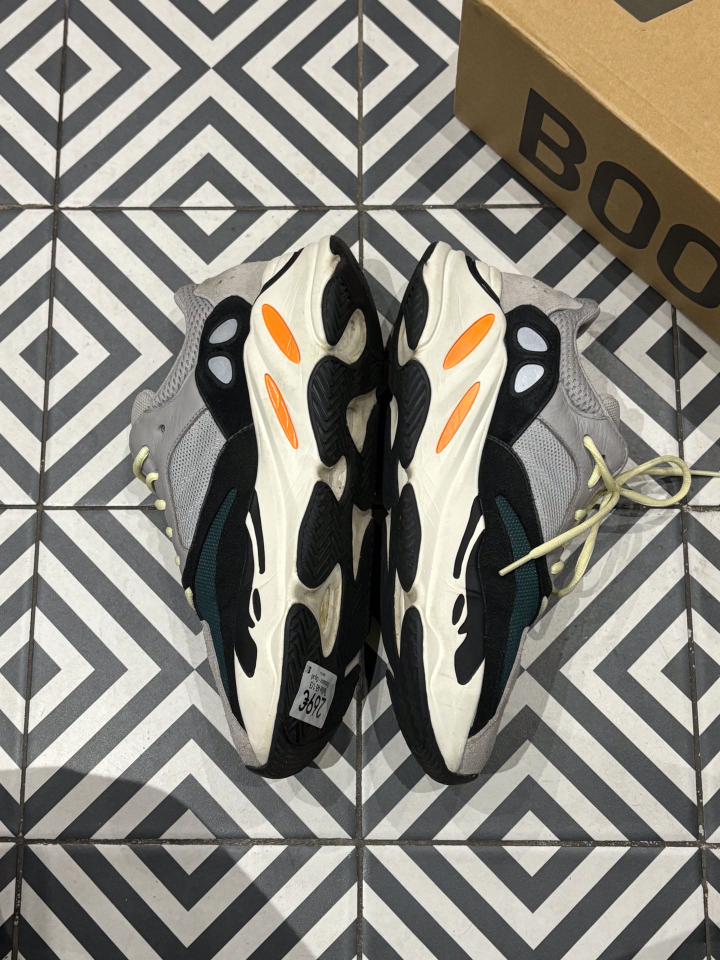 Yeezy 700 Wave Runner (Taille 45 1/3)