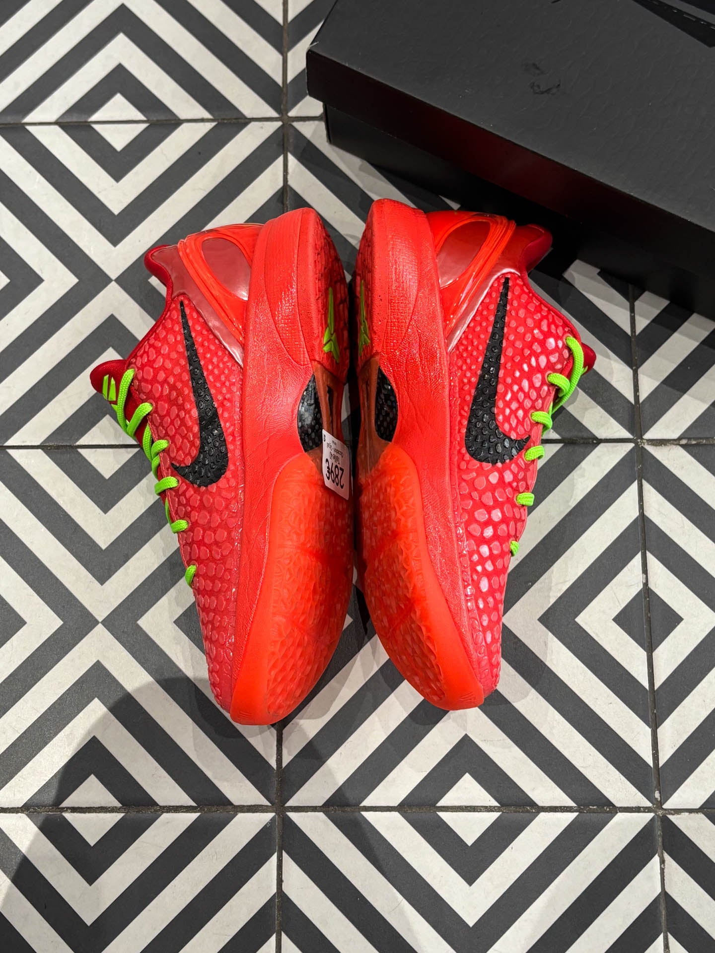 Kobe VI Reverse Grinch (Taille 40)