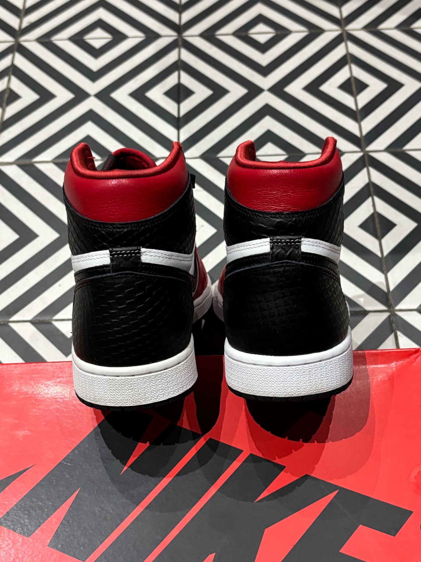 Jordan 1 Satin Snake (Taille 42,5)