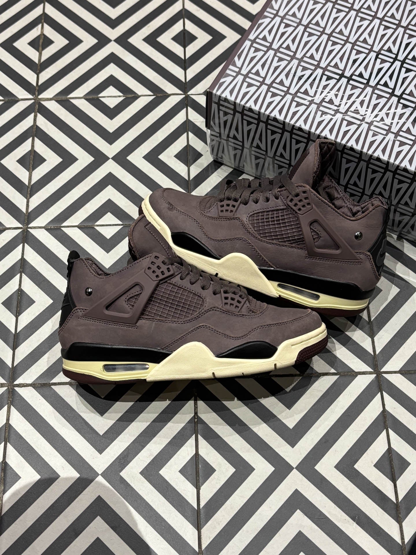 Jordan 4 A Ma Maniere (Taille 41)