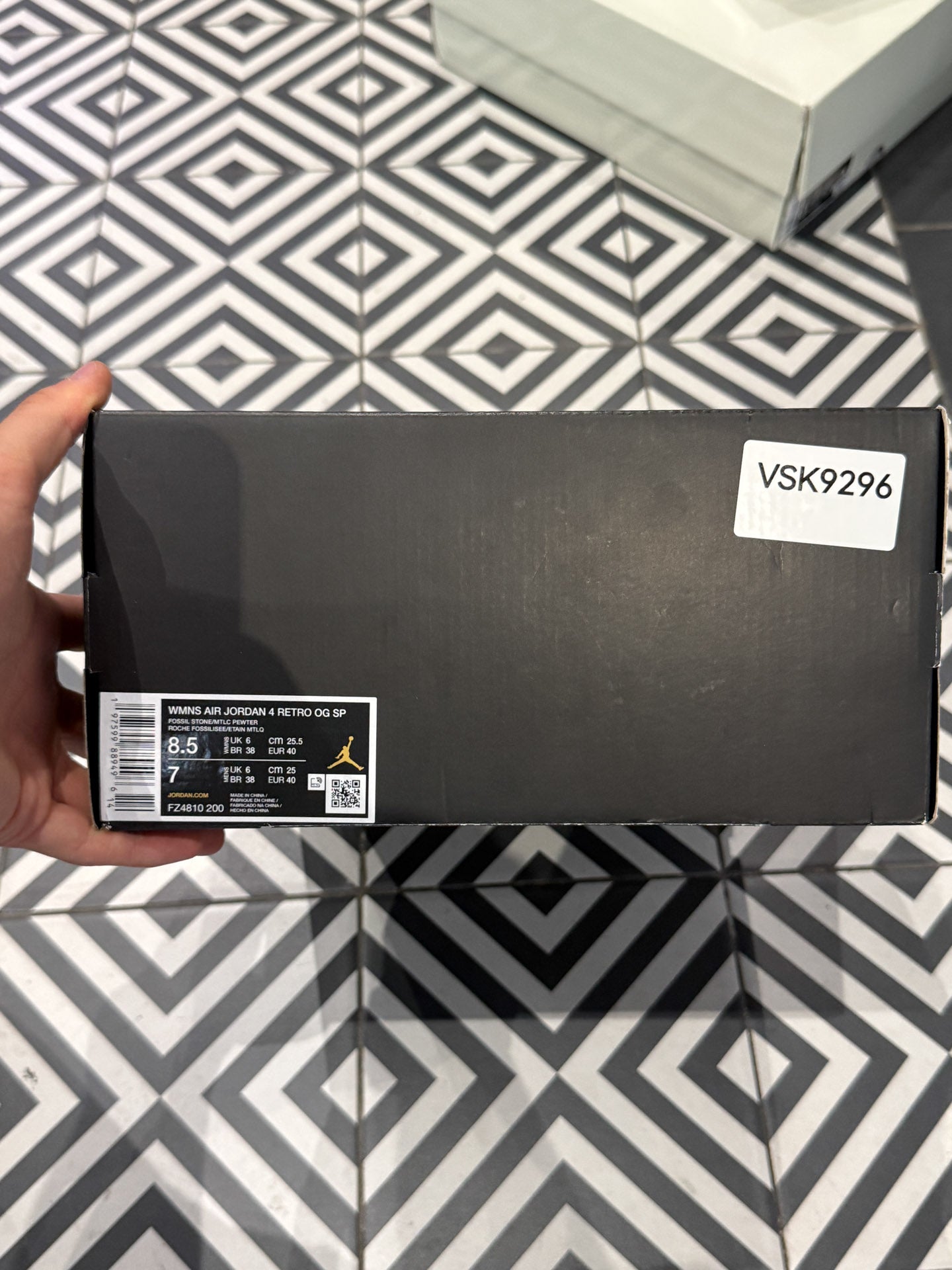 Jordan 4 A Ma Maniere Phantom (Taille 40)
