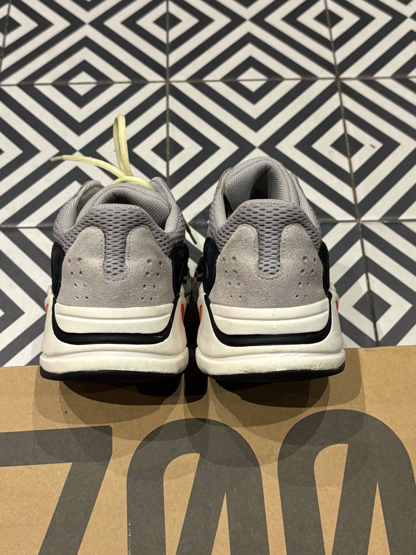 Yeezy 700 Wave Runner (Taille 45 1/3)