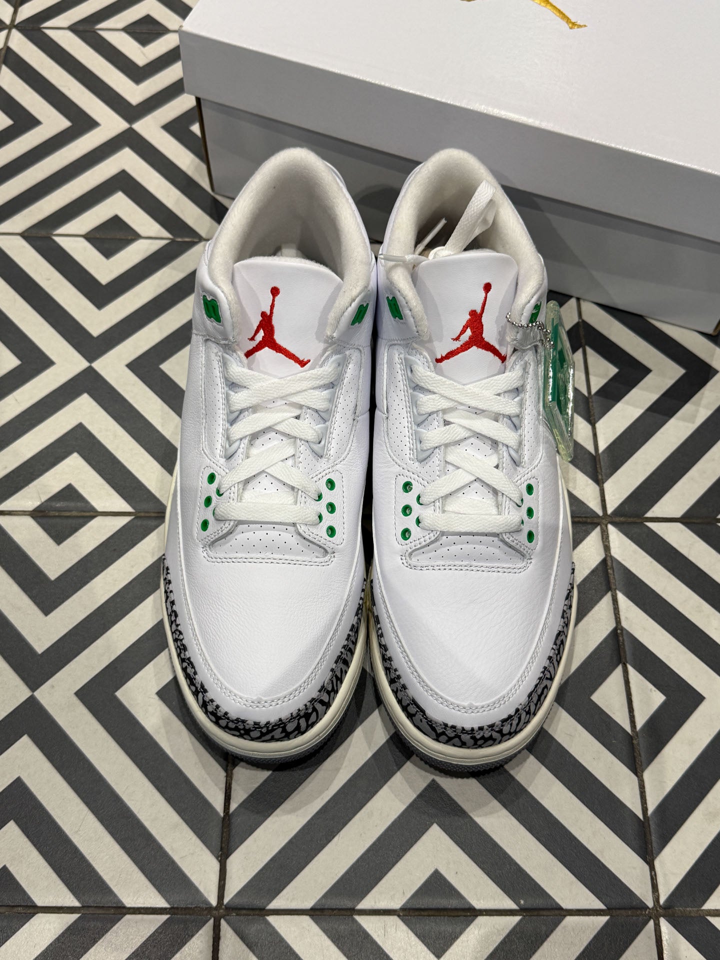 Jordan 3 Lucky Green (Taille 44)