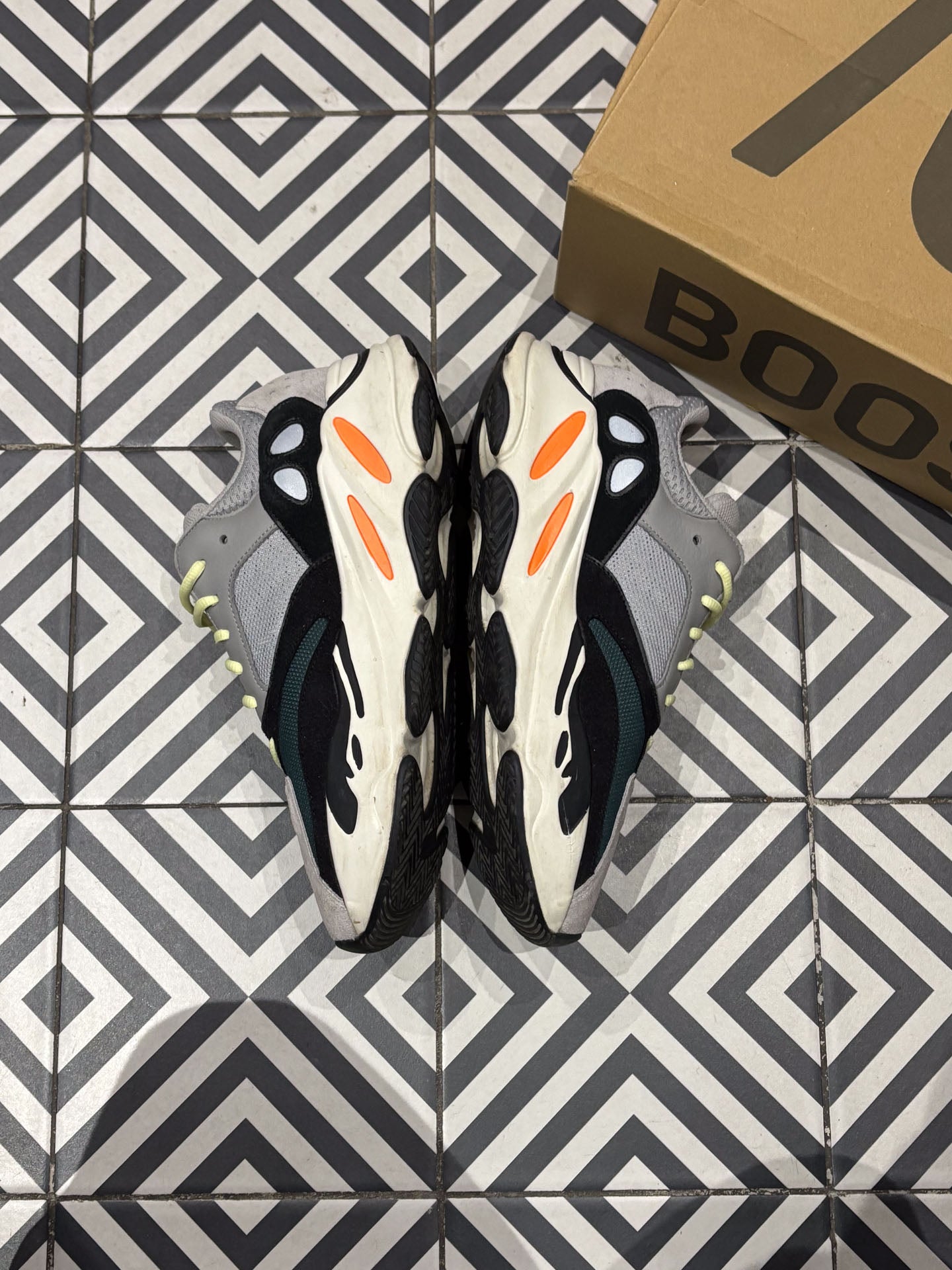 Yeezy 700 Wave Runner (Taille 46)