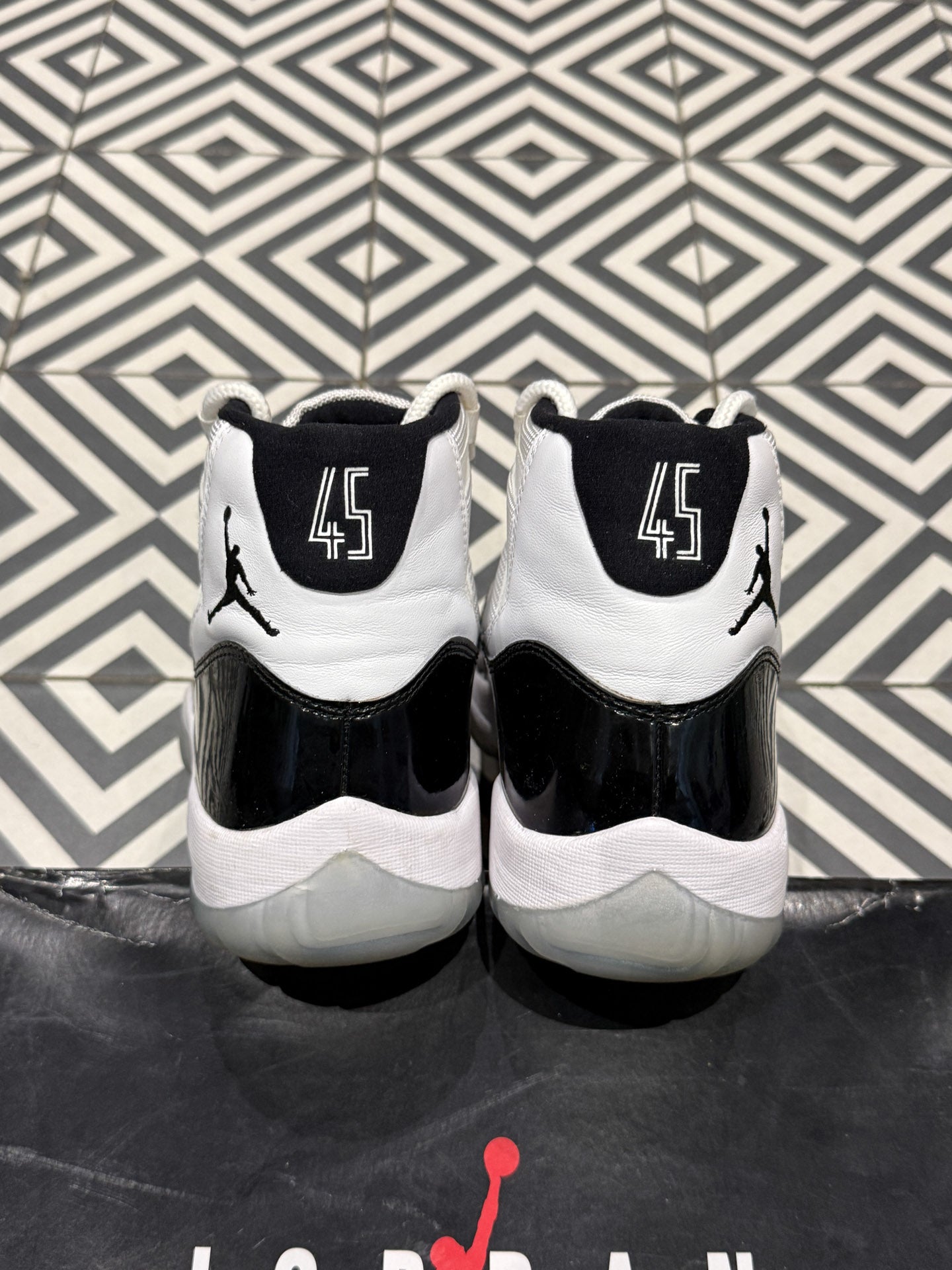 Jordan 11 Concord (Taille 45)