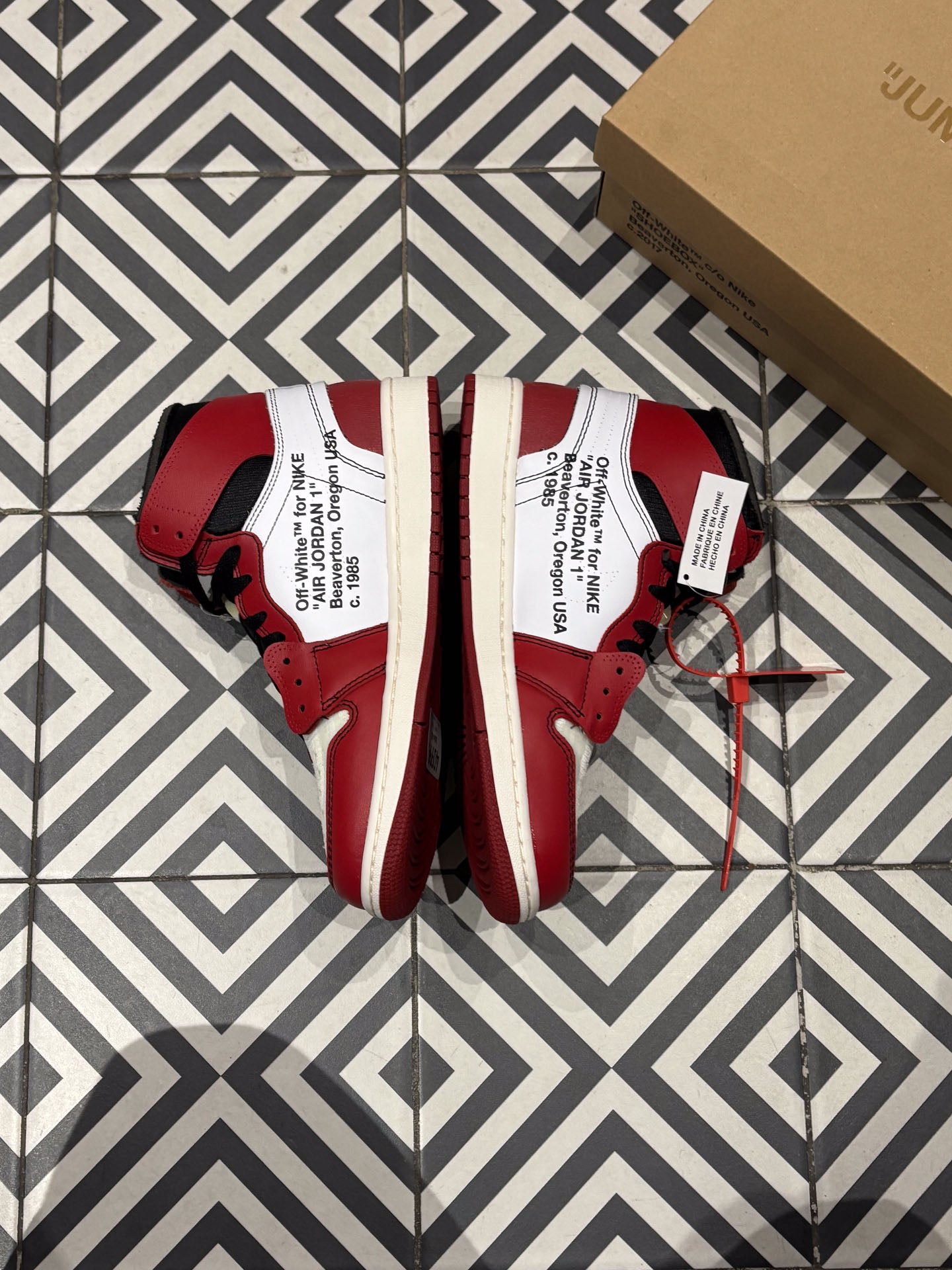 Jordan 1 Off-White Chicago (Taille 42,5)