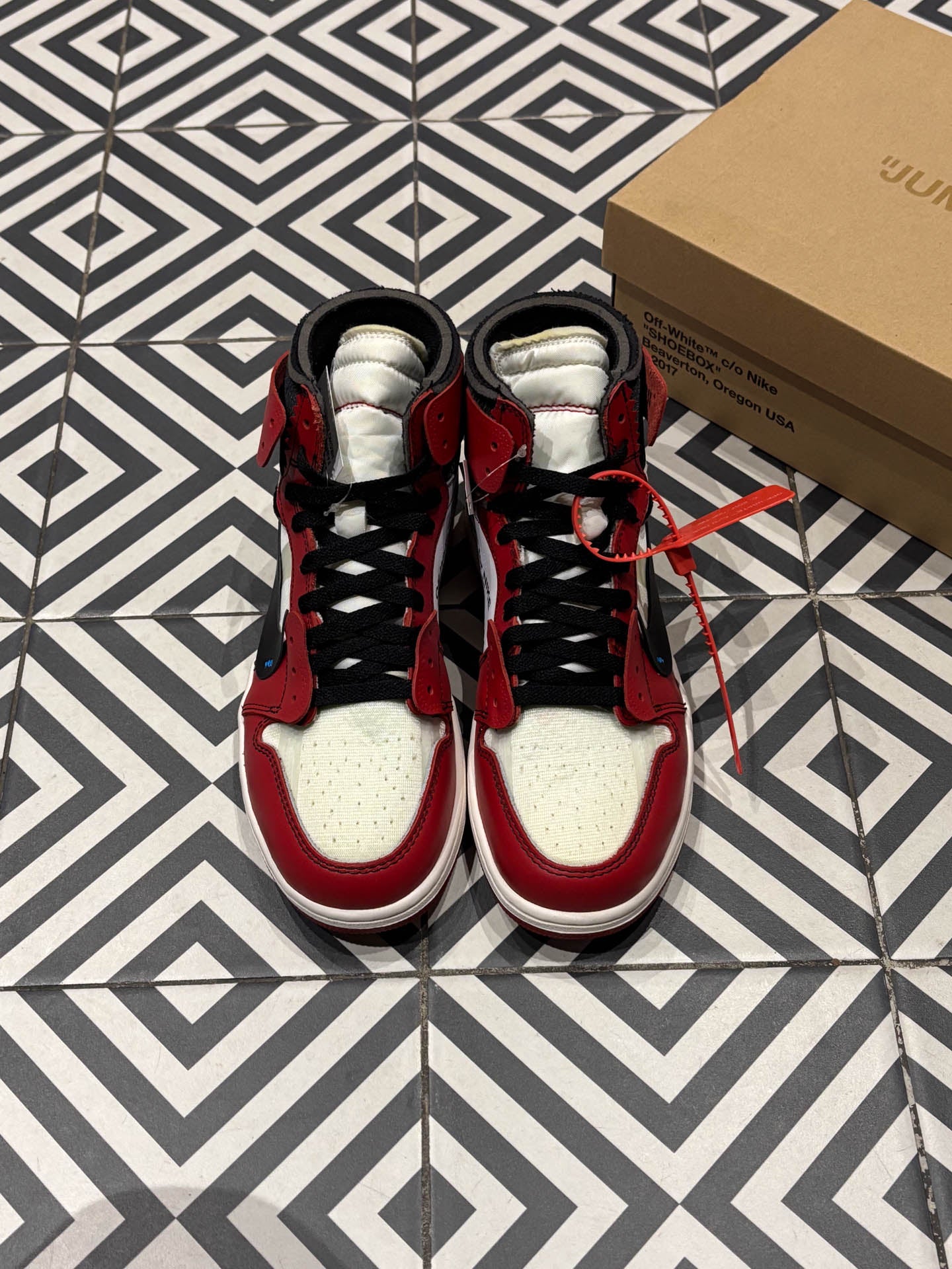 Jordan 1 Off-White Chicago (Taille 42,5)