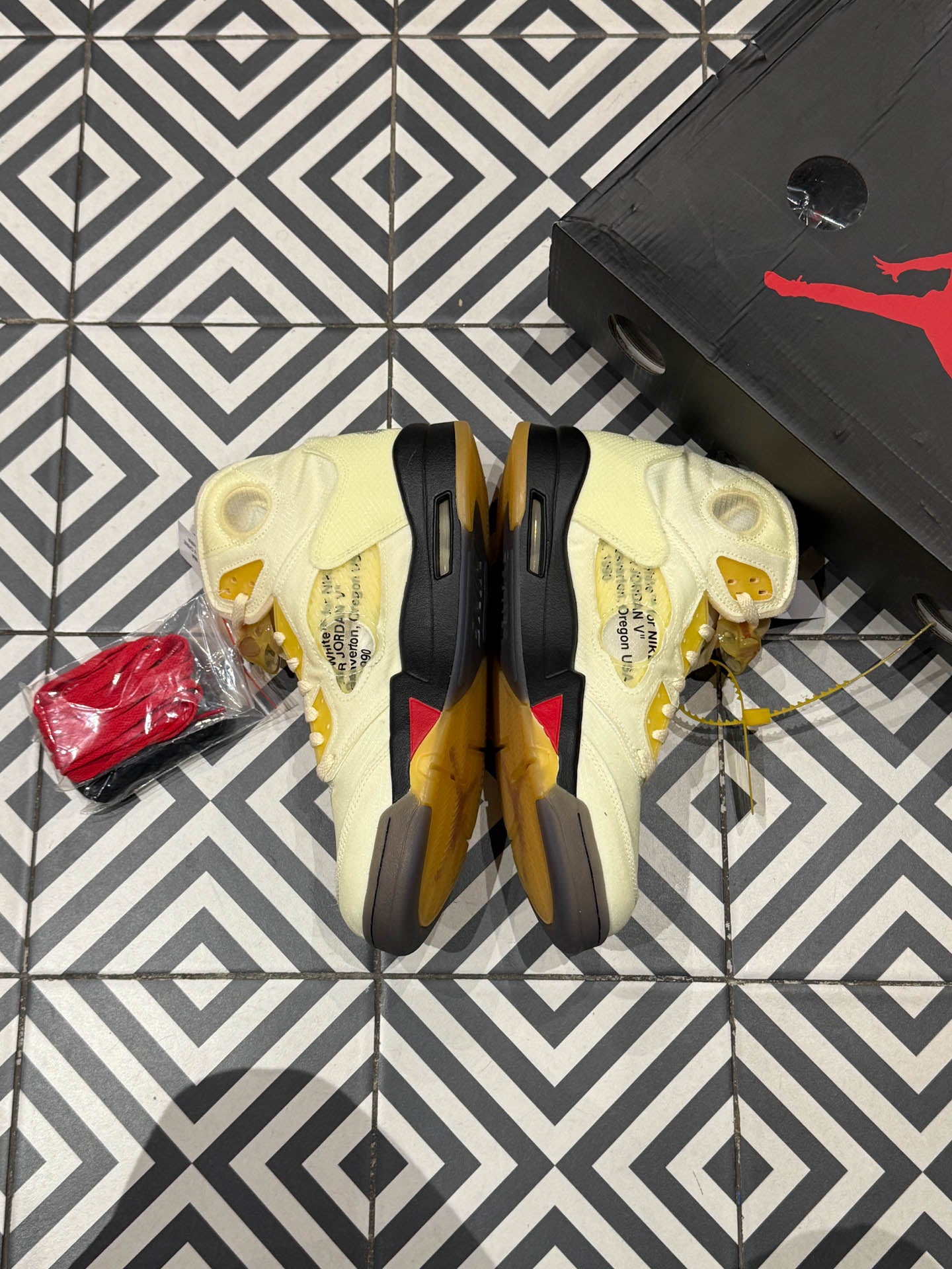 Jordan 5 Off-White Sail (Taille 45)