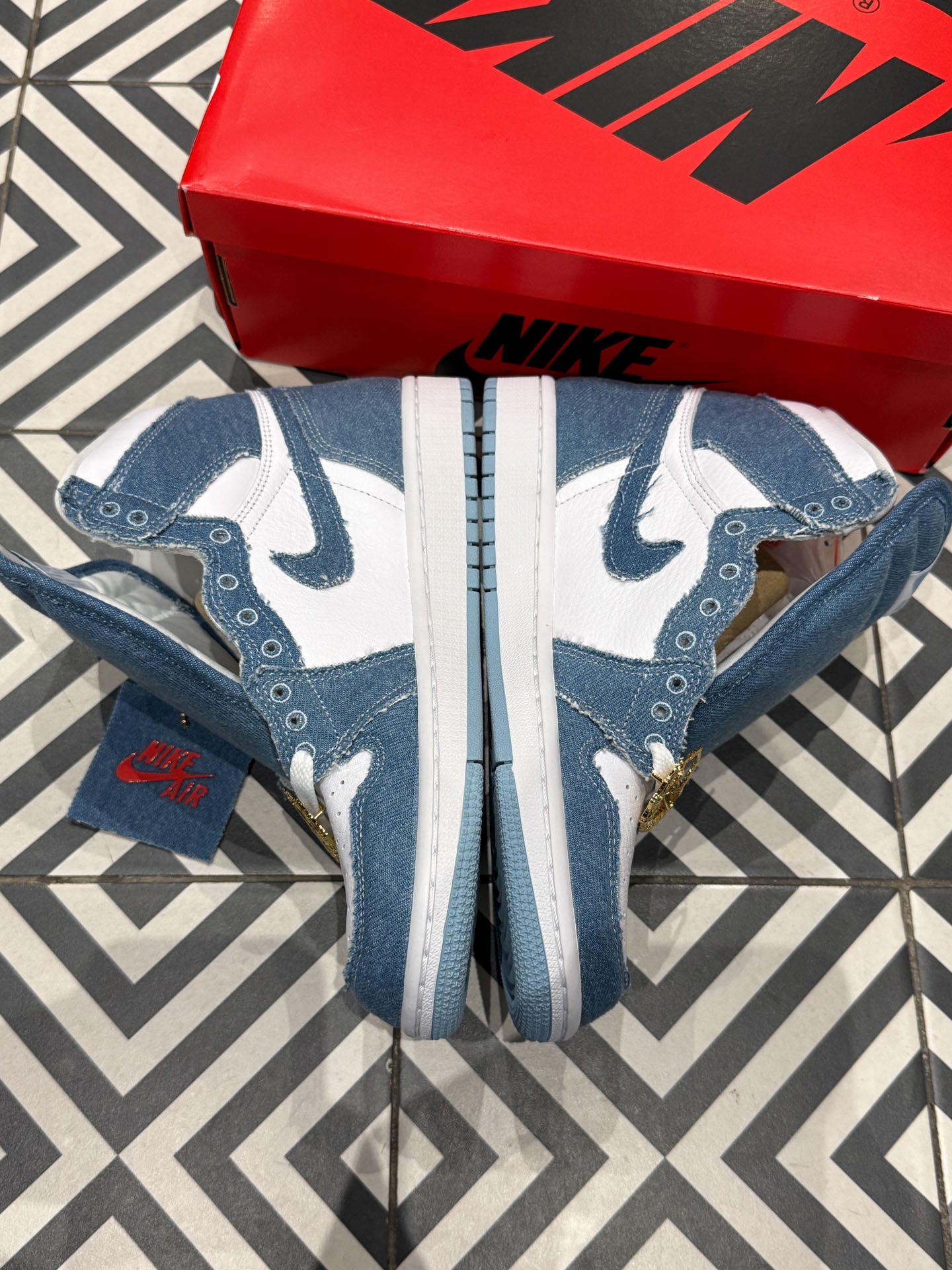 Jordan 1 High Denim (Taille 39)