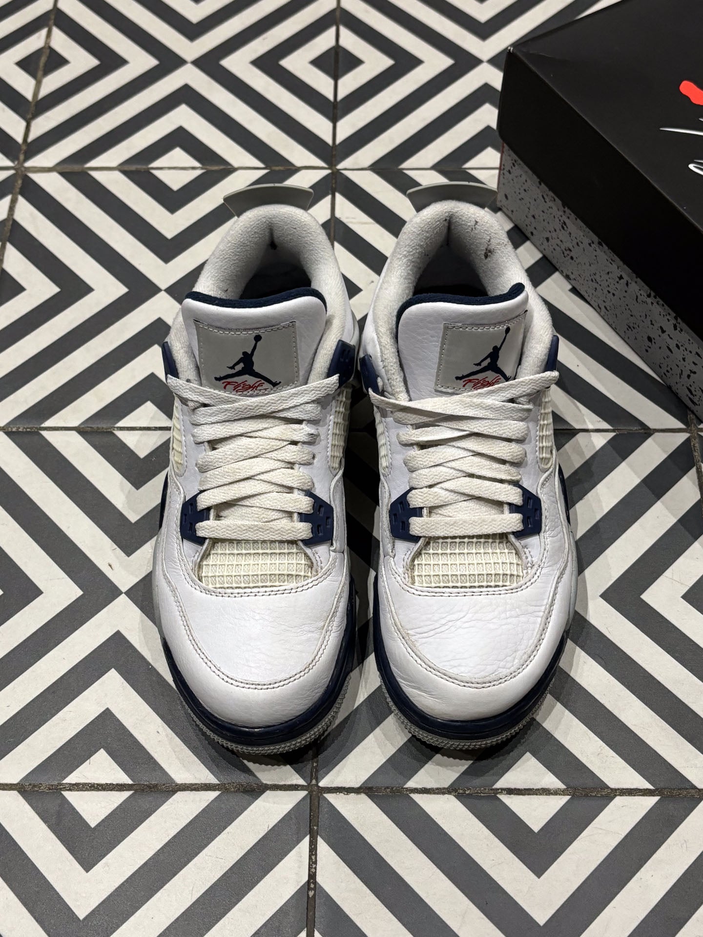 Jordan 4 Midnight Navy GS (Taille 38,5)