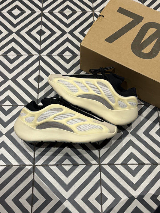 Yeezy 700 Azael (Taille 44,5)