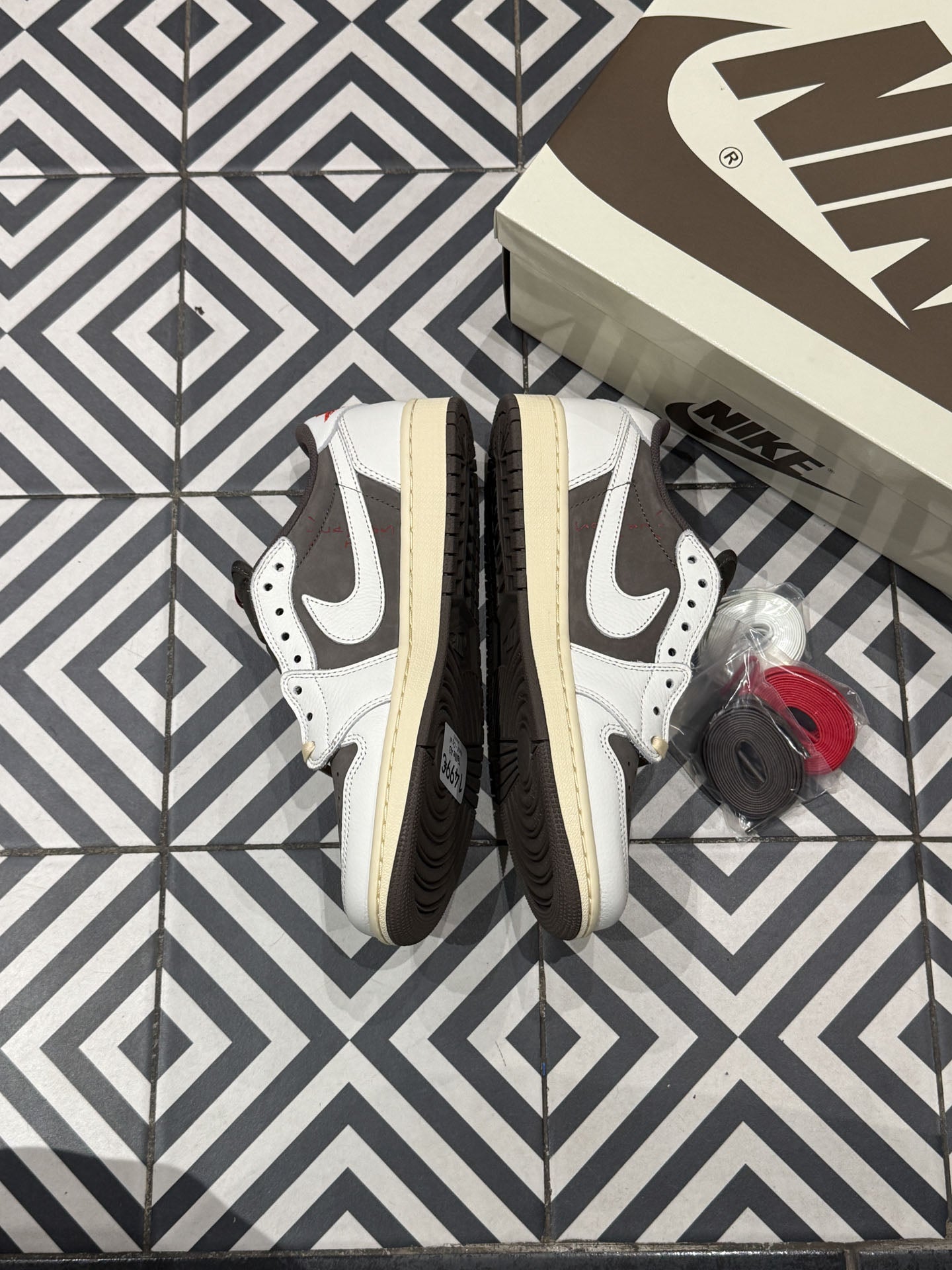 Jordan 1 Low Travis Scott Reverse Mocha (Taille 43)