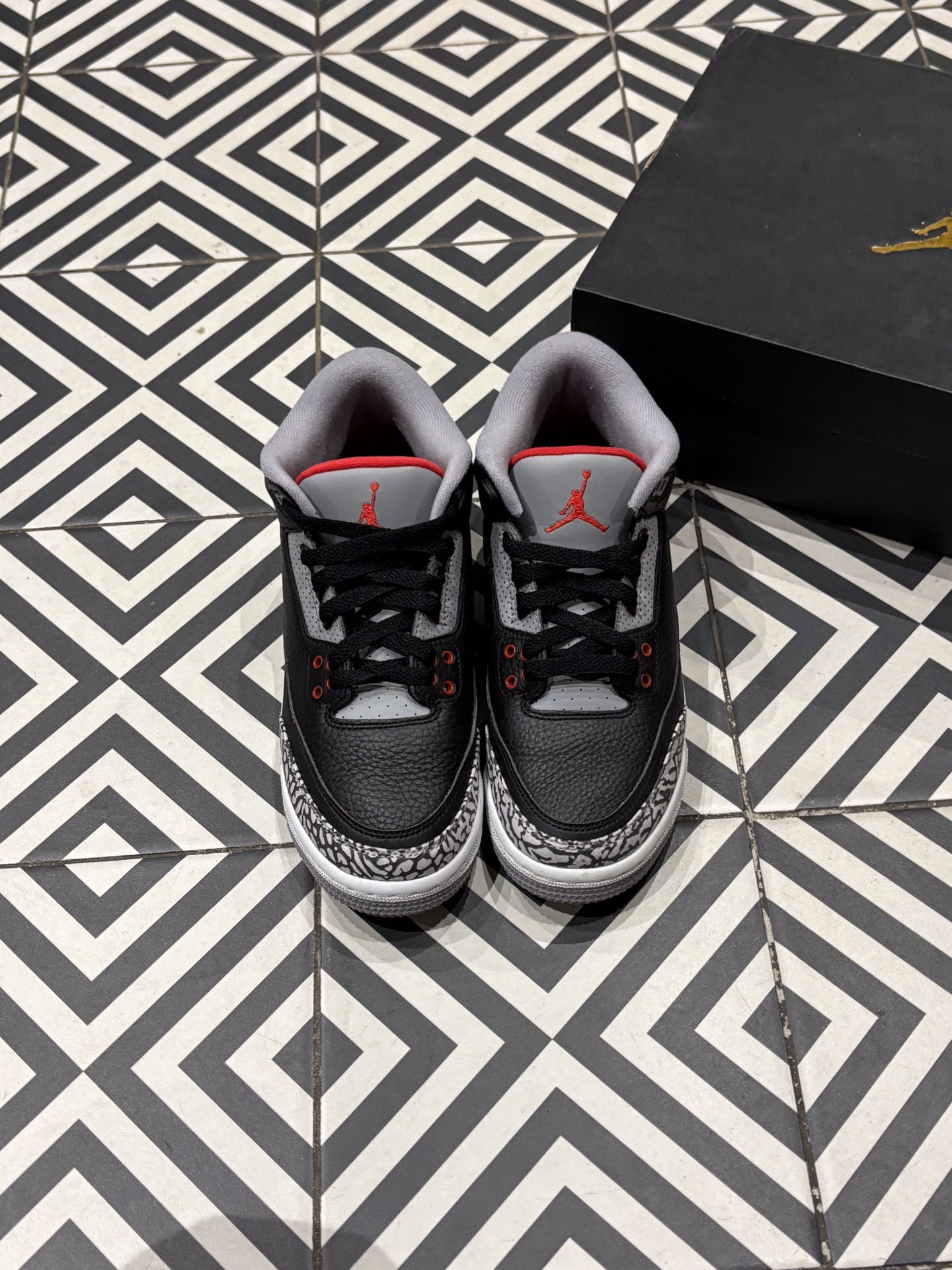 Jordan 3 Black Cement GS (Taille 39)