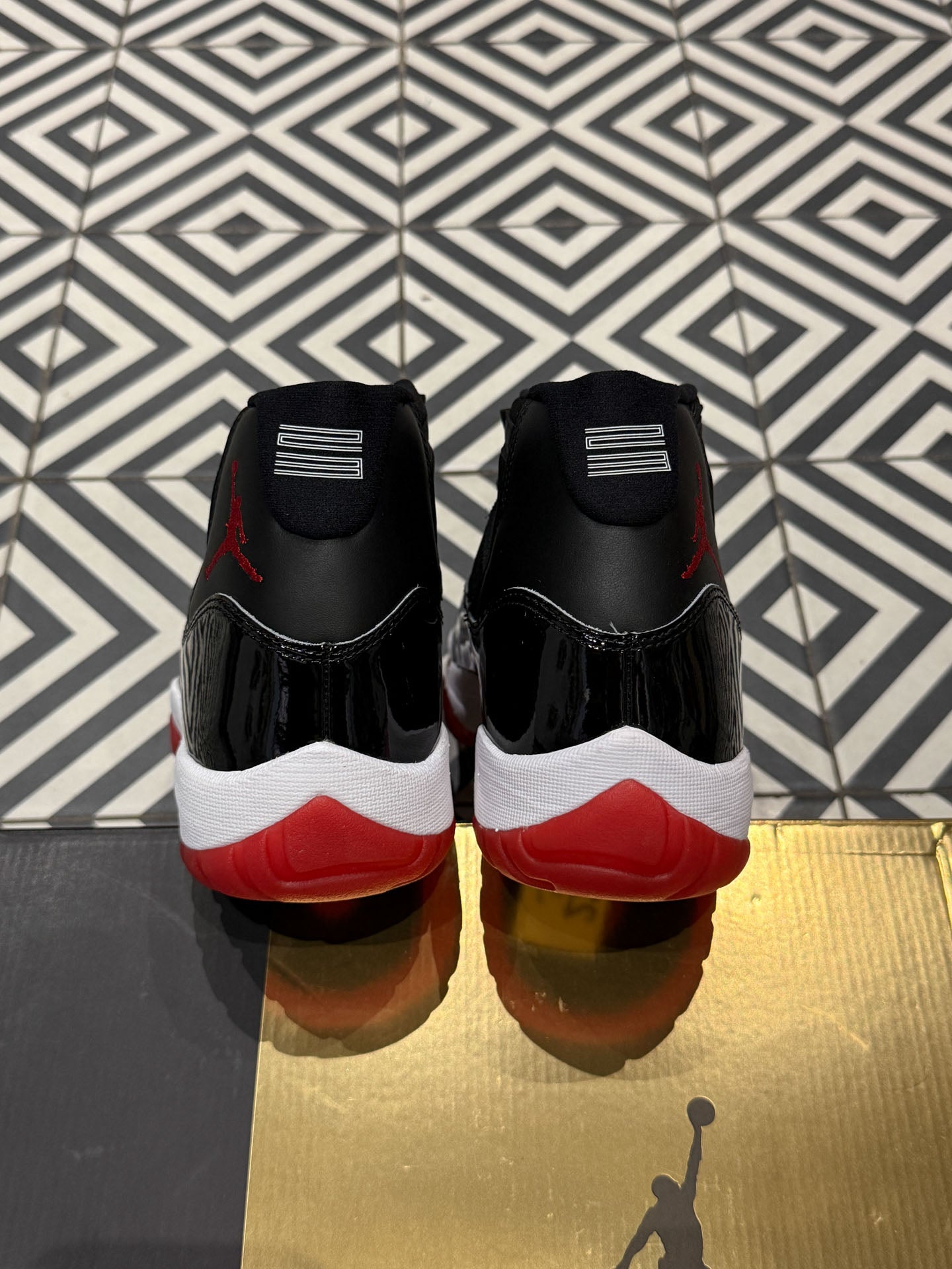 Jordan 11 Bred (Taille 43)