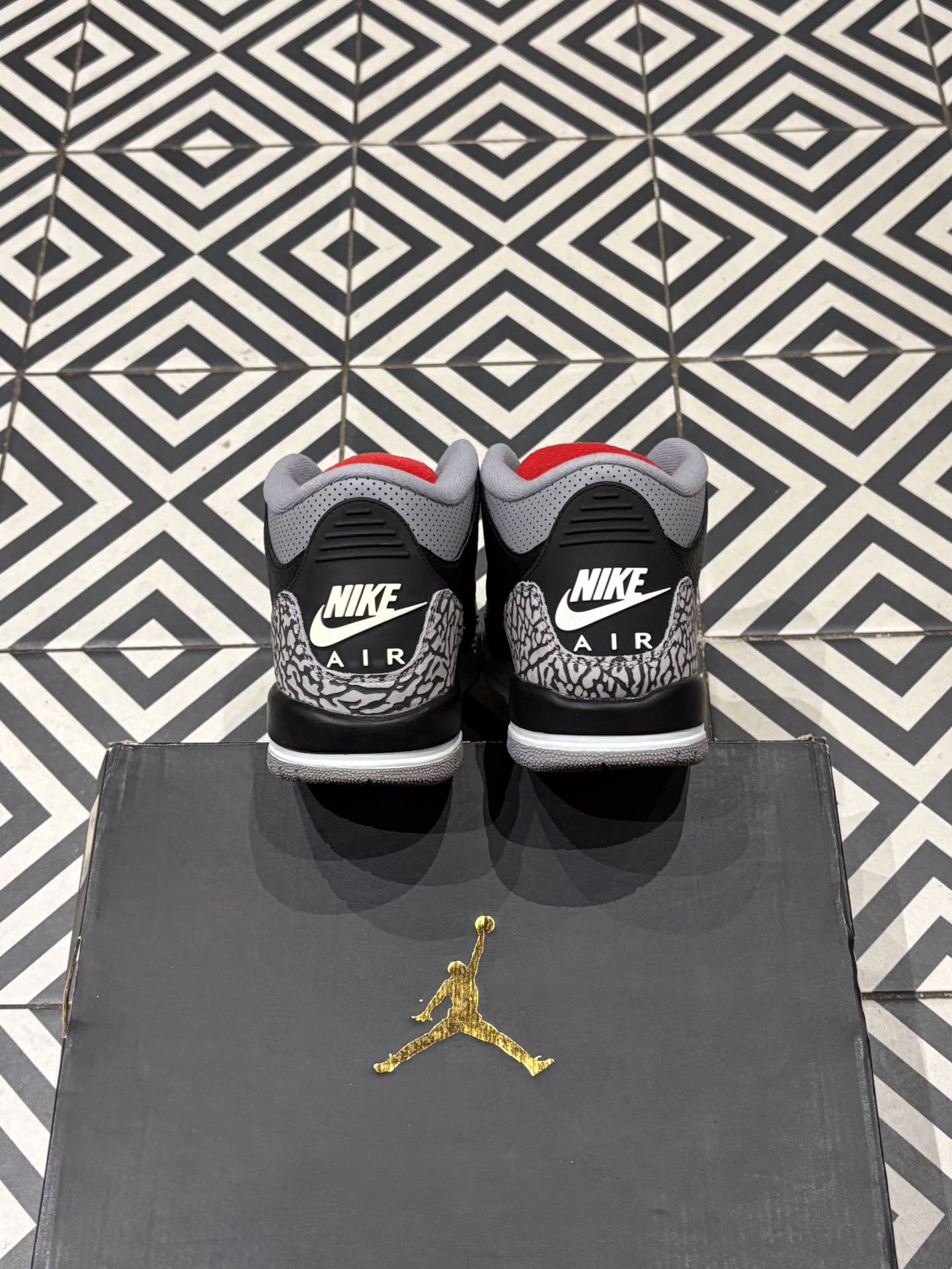 Jordan 3 Black Cement GS (Taille 39)