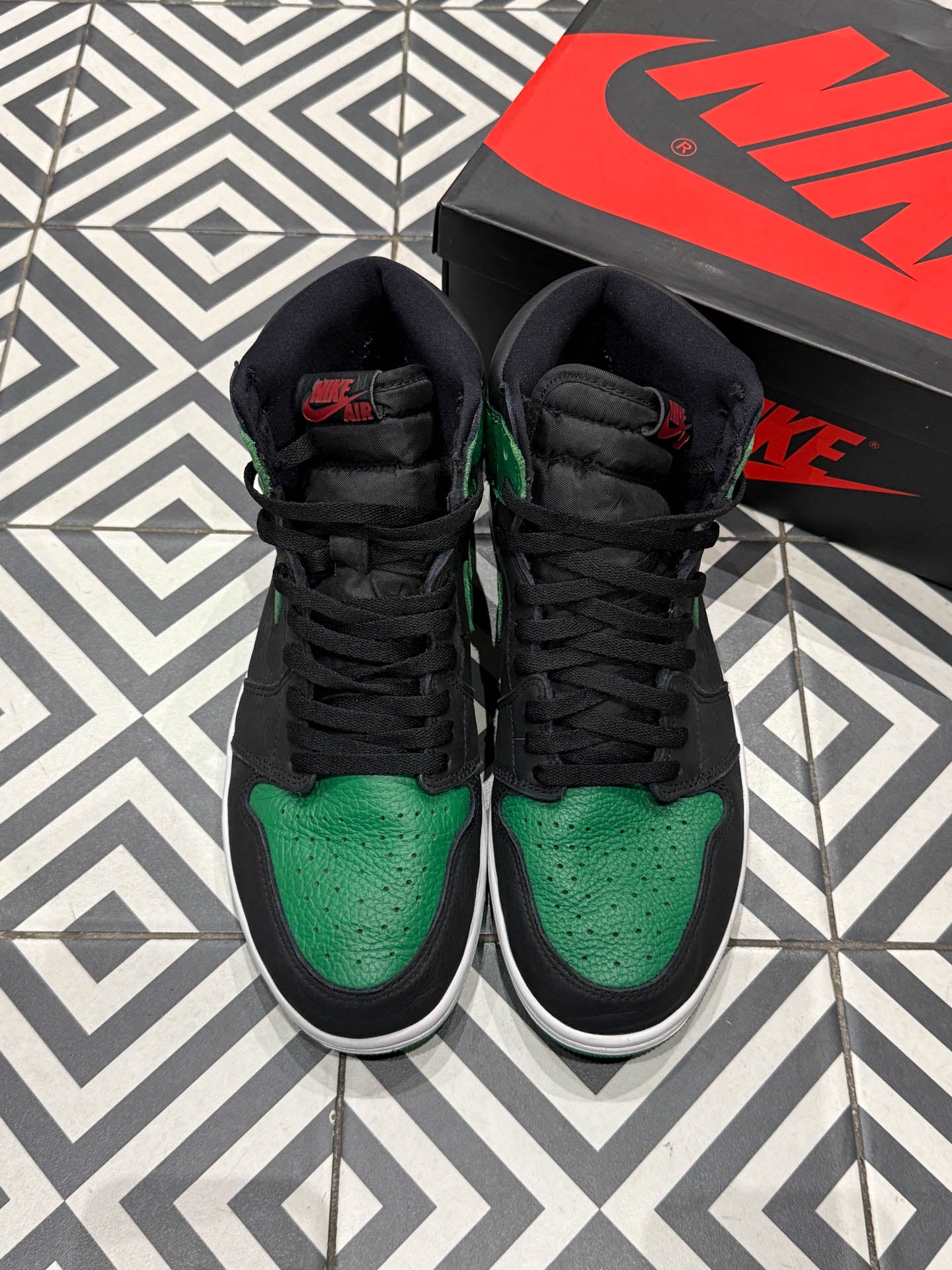 Jordan 1 High Pine Green (Taille 45)