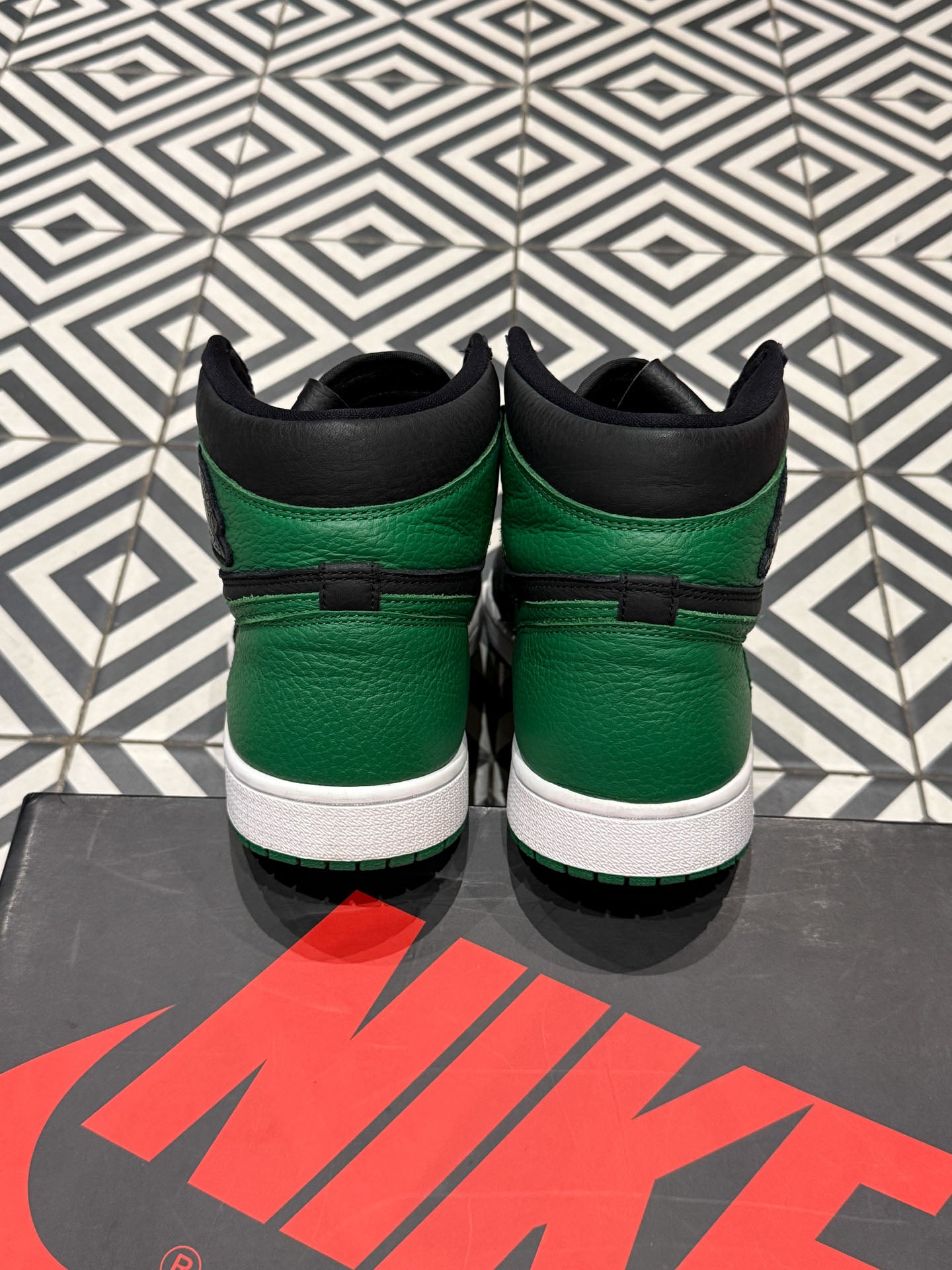 Jordan 1 High Pine Green (Taille 45)