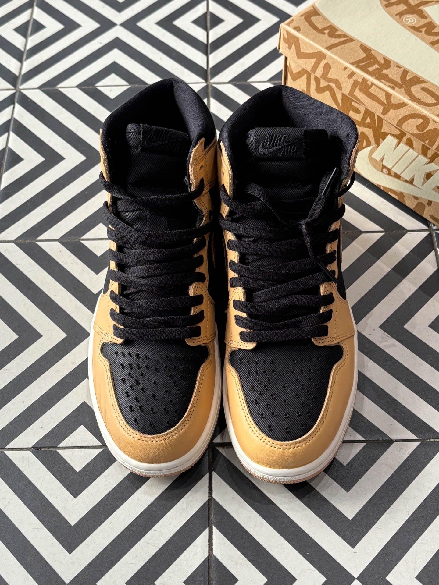 Jordan 1 High heirloom (Taille 43)