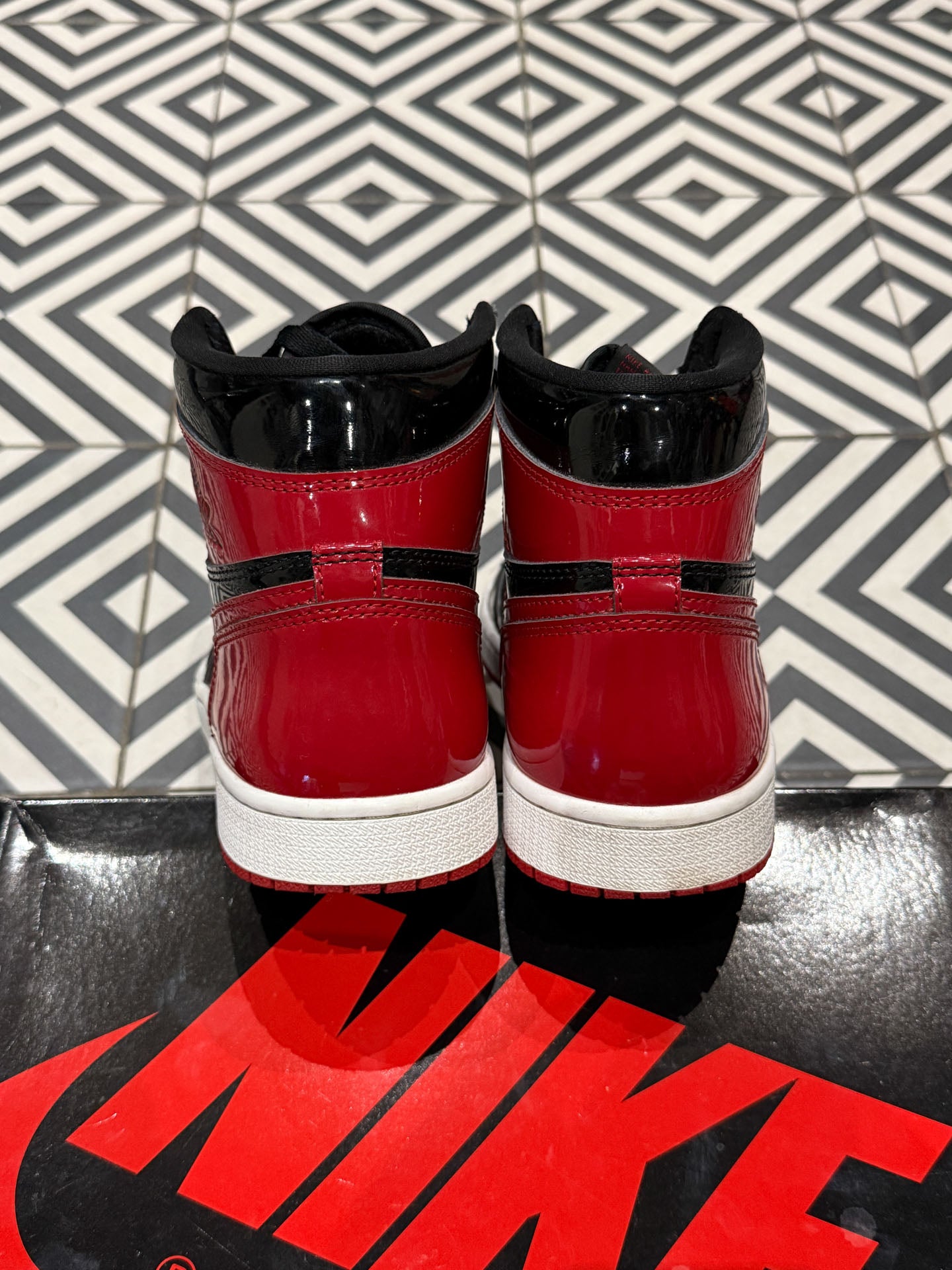 Jordan 1 High Patent Bred (Taille 42,5)