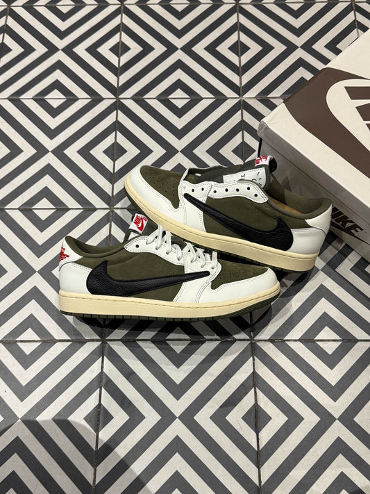 Jordan 1 Low Travis Scott Medium Olive (Taille 40,5/42,5)