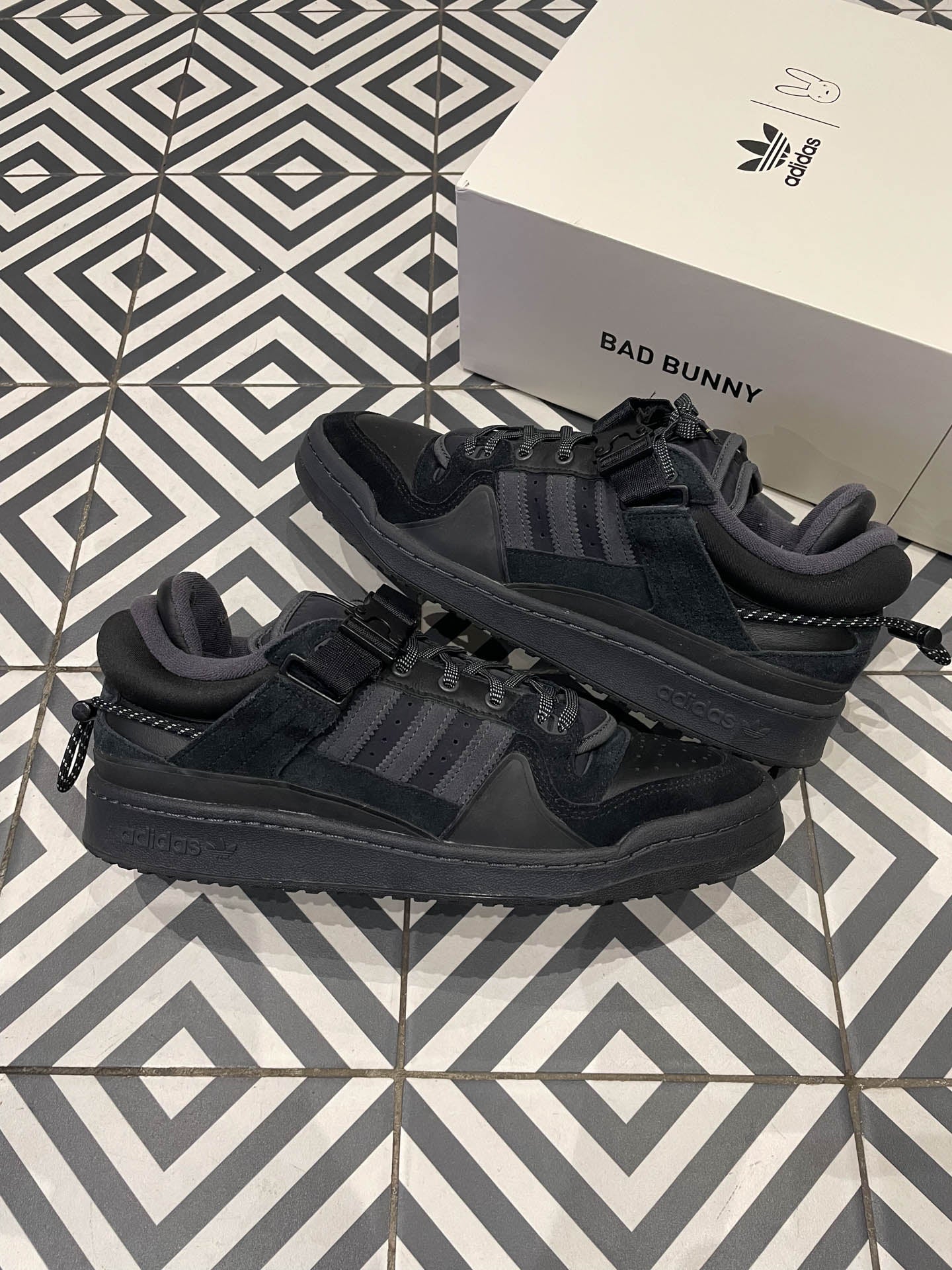 Adidas Bad Bunny Forum Low (Taille 45 2/3)