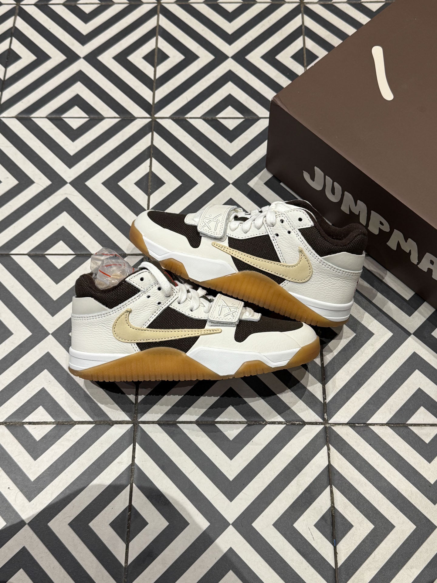 Jumpman Jack Travis Scott Sail (Taille 37,5)