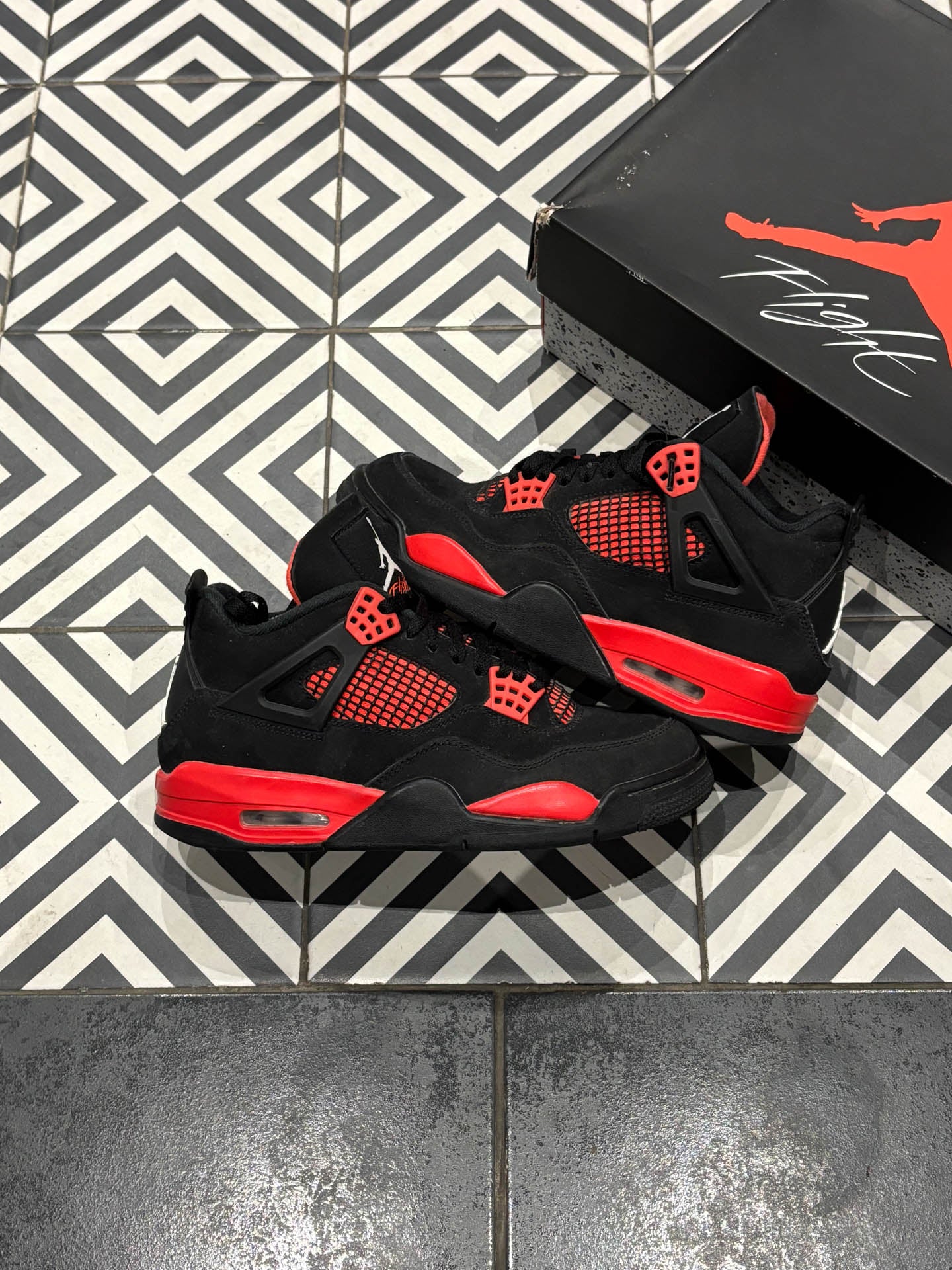 Jordan 4 Red Thunder (Taille 40,5)