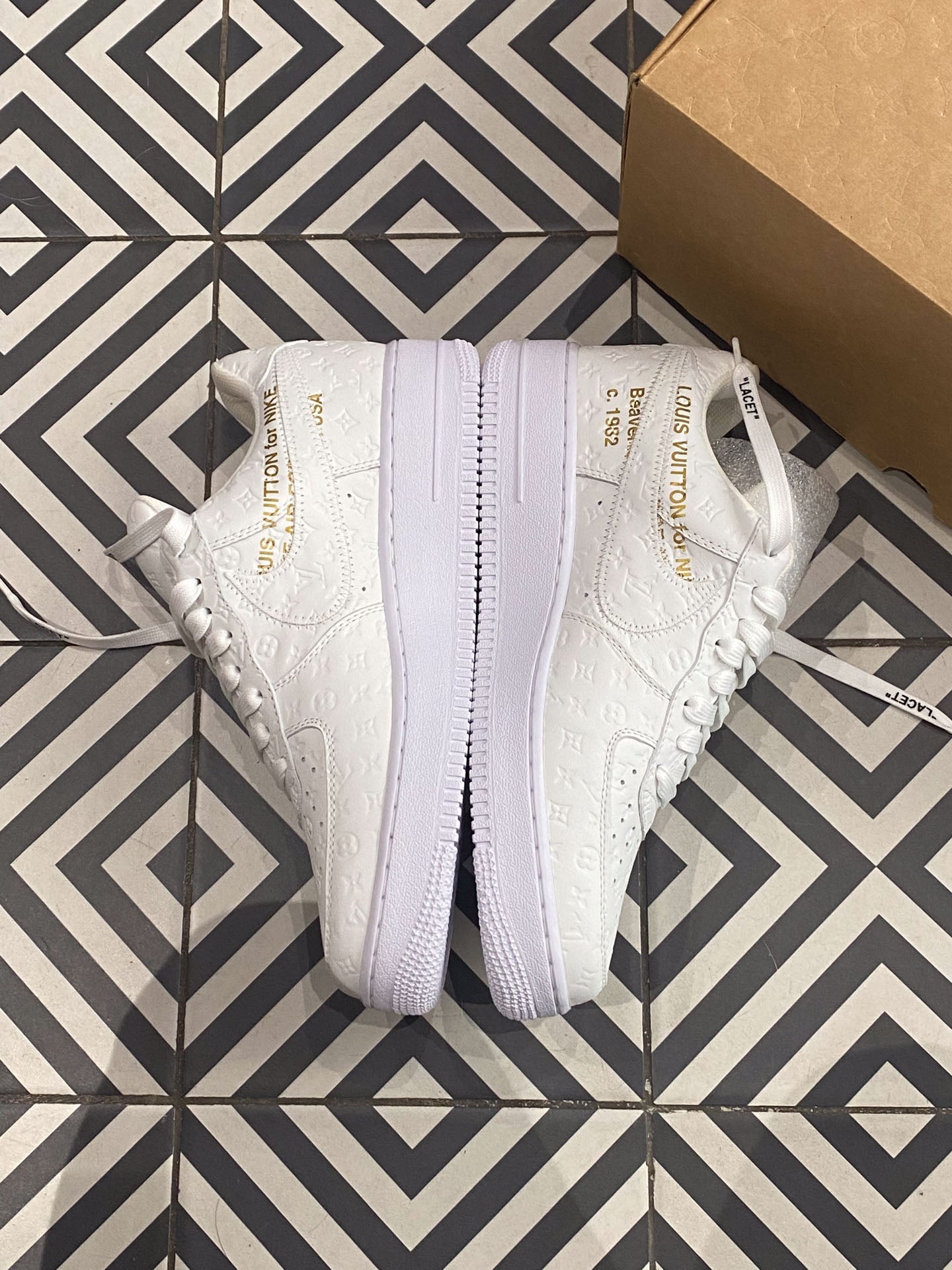 Air Force 1 Louis Vuitton White (Taille 42,5)